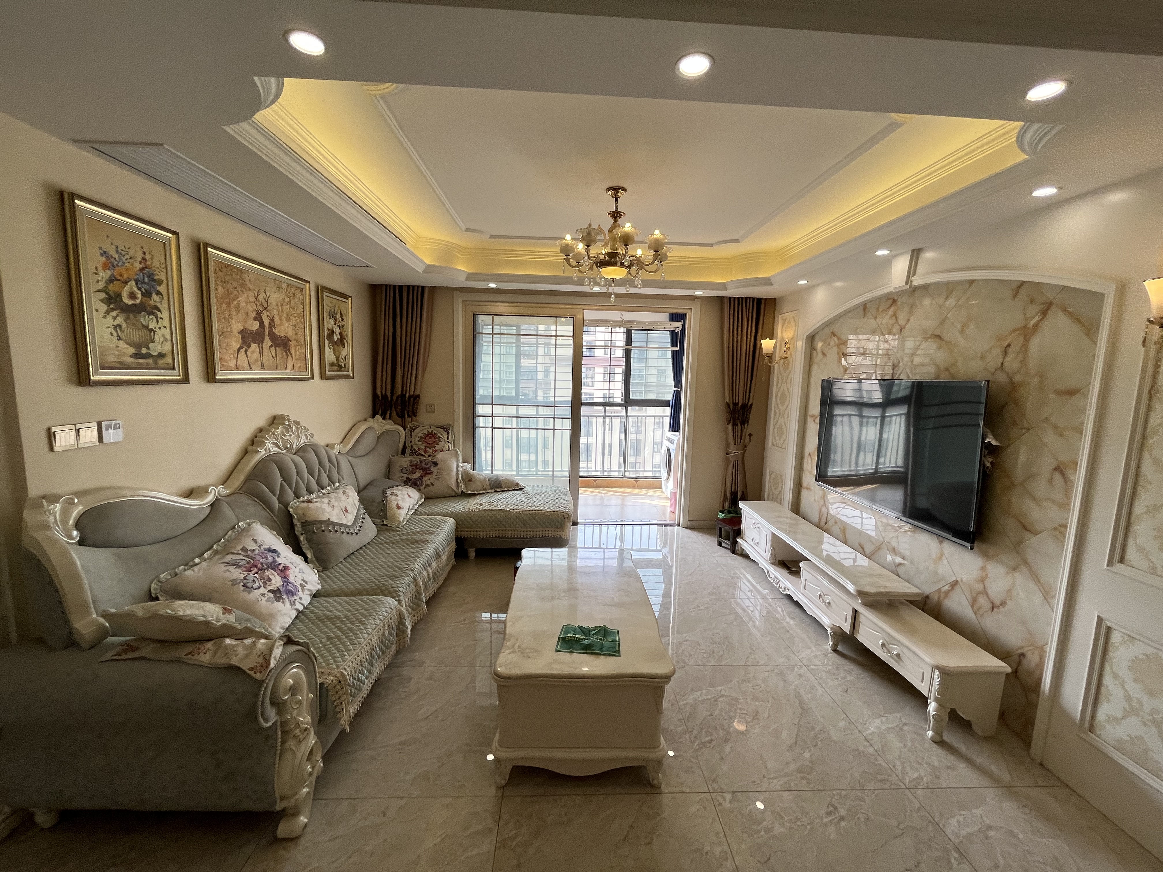 和合四期 精装三房 基本未住  装修很漂亮 直接领包入住