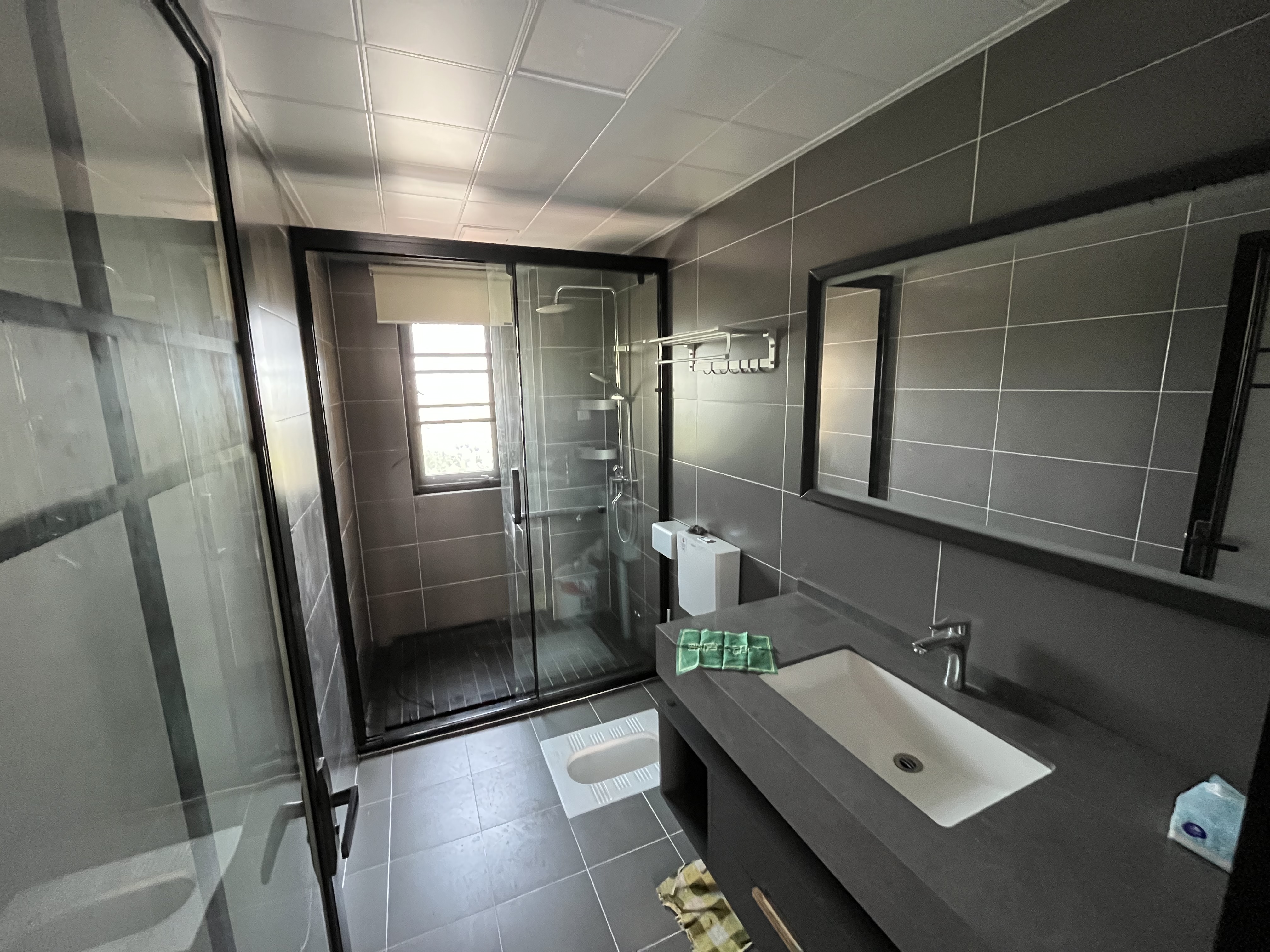 森林国际全新装修中间楼层装的蛮好看房方便