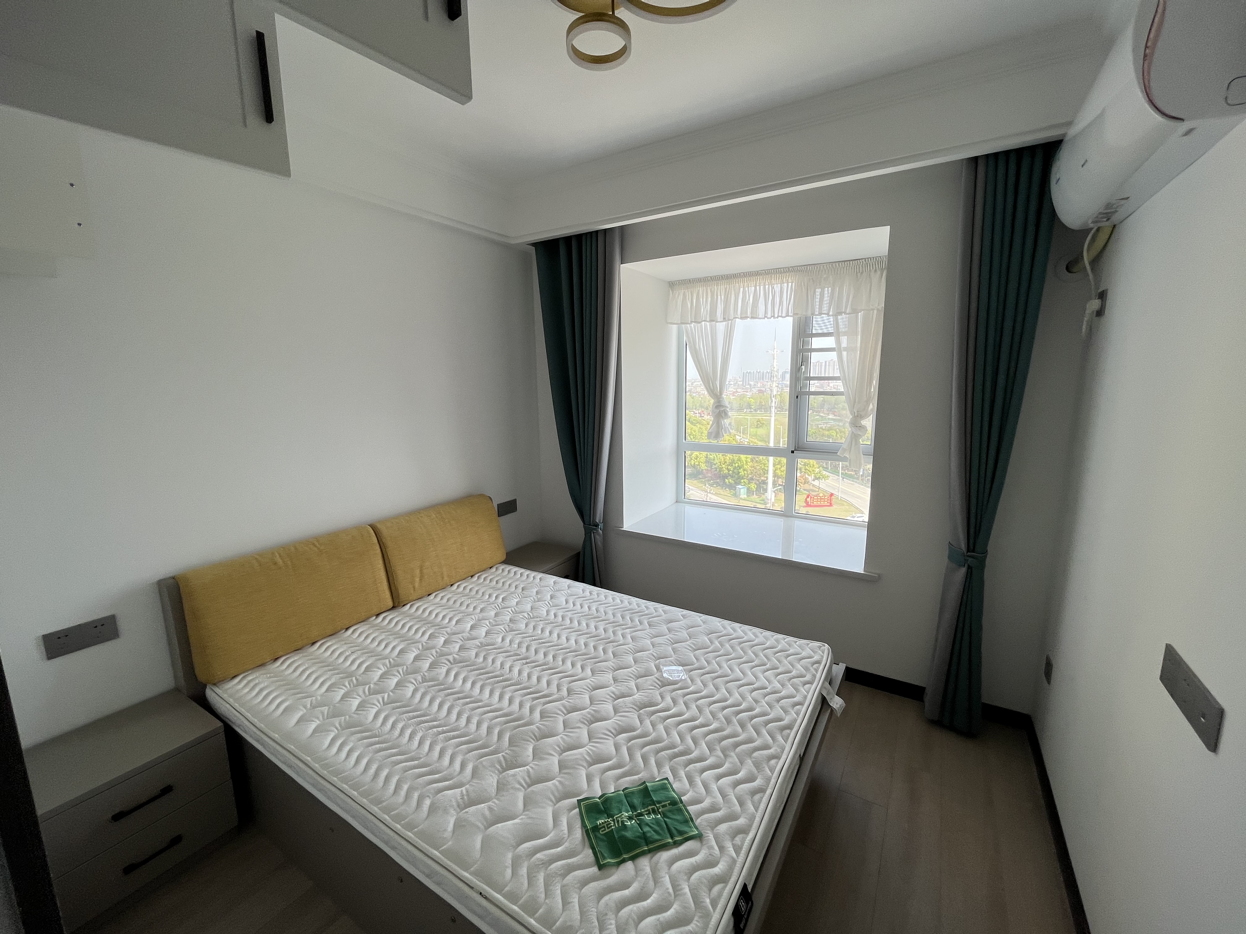 森林国际全新装修中间楼层装的蛮好看房方便