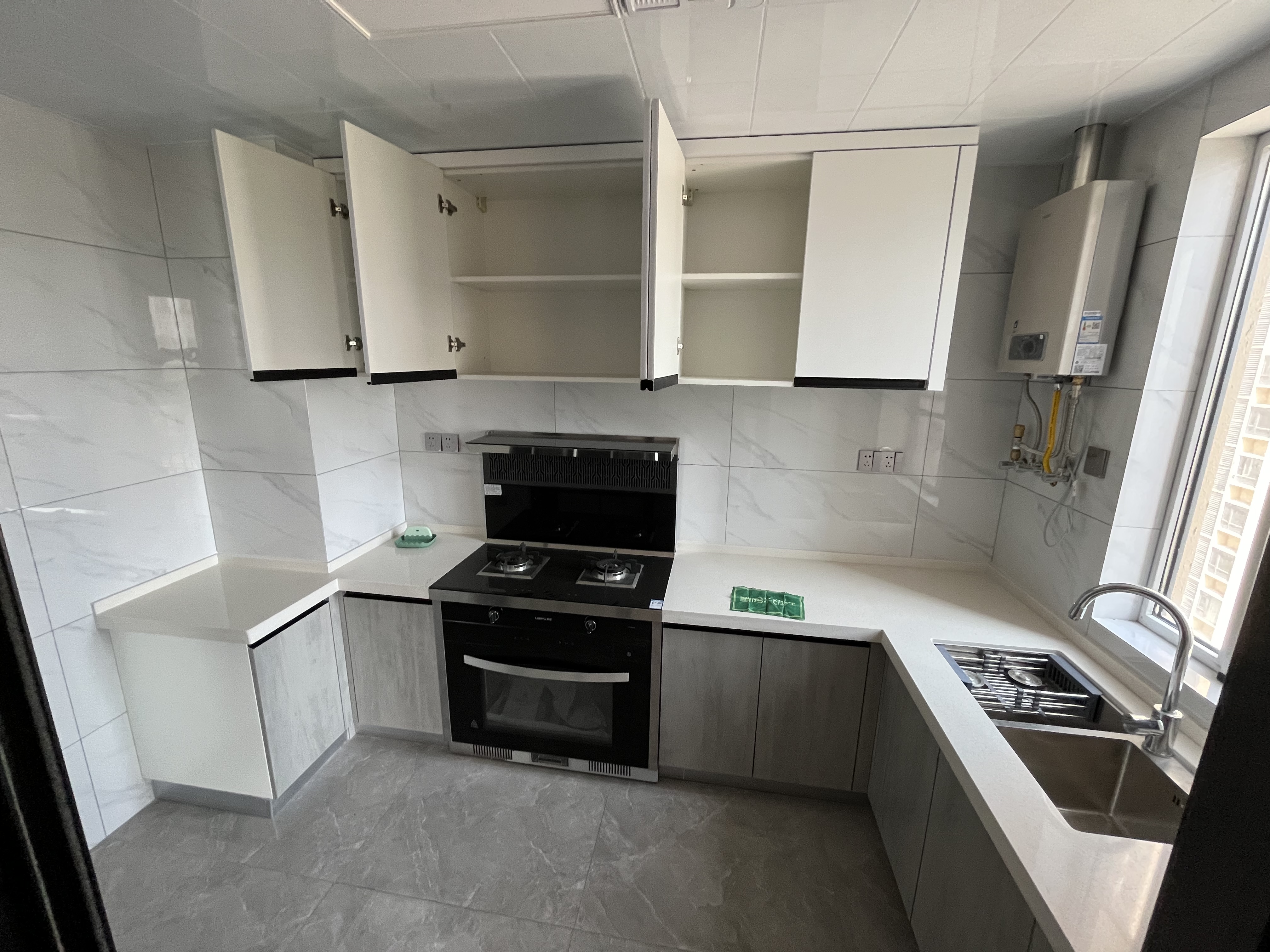 森林国际全新装修中间楼层装的蛮好看房方便