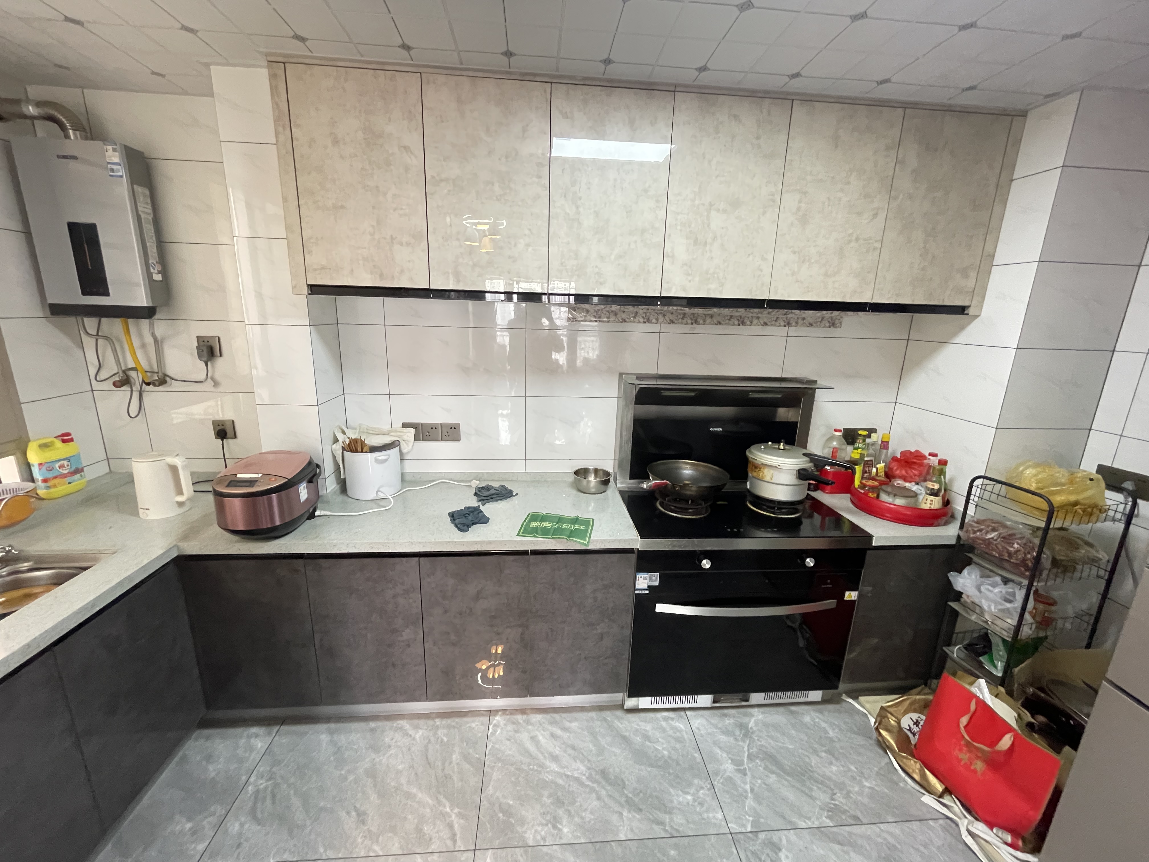 环球广场全新装修中间楼层看房方便