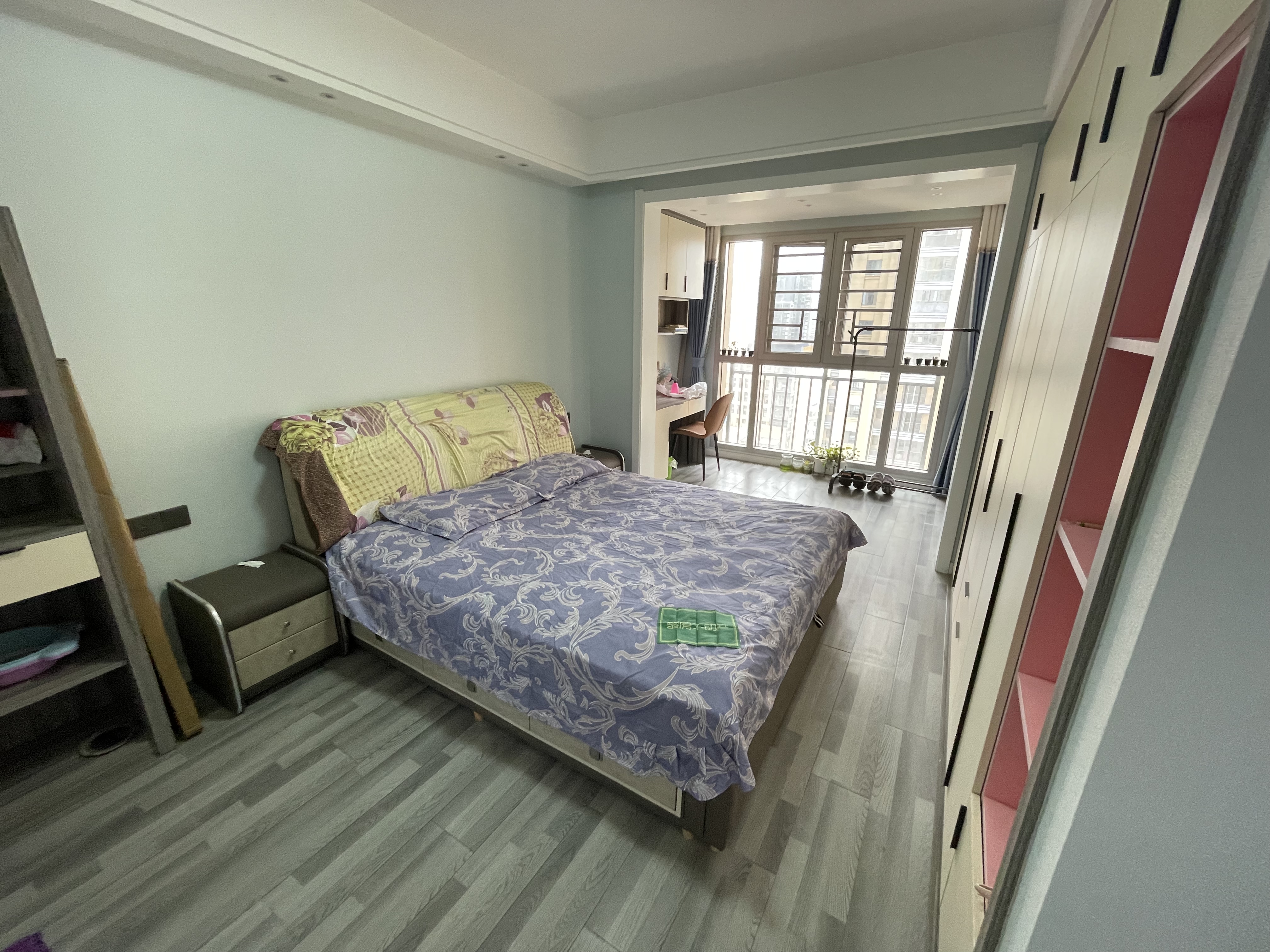 环球广场全新装修中间楼层看房方便