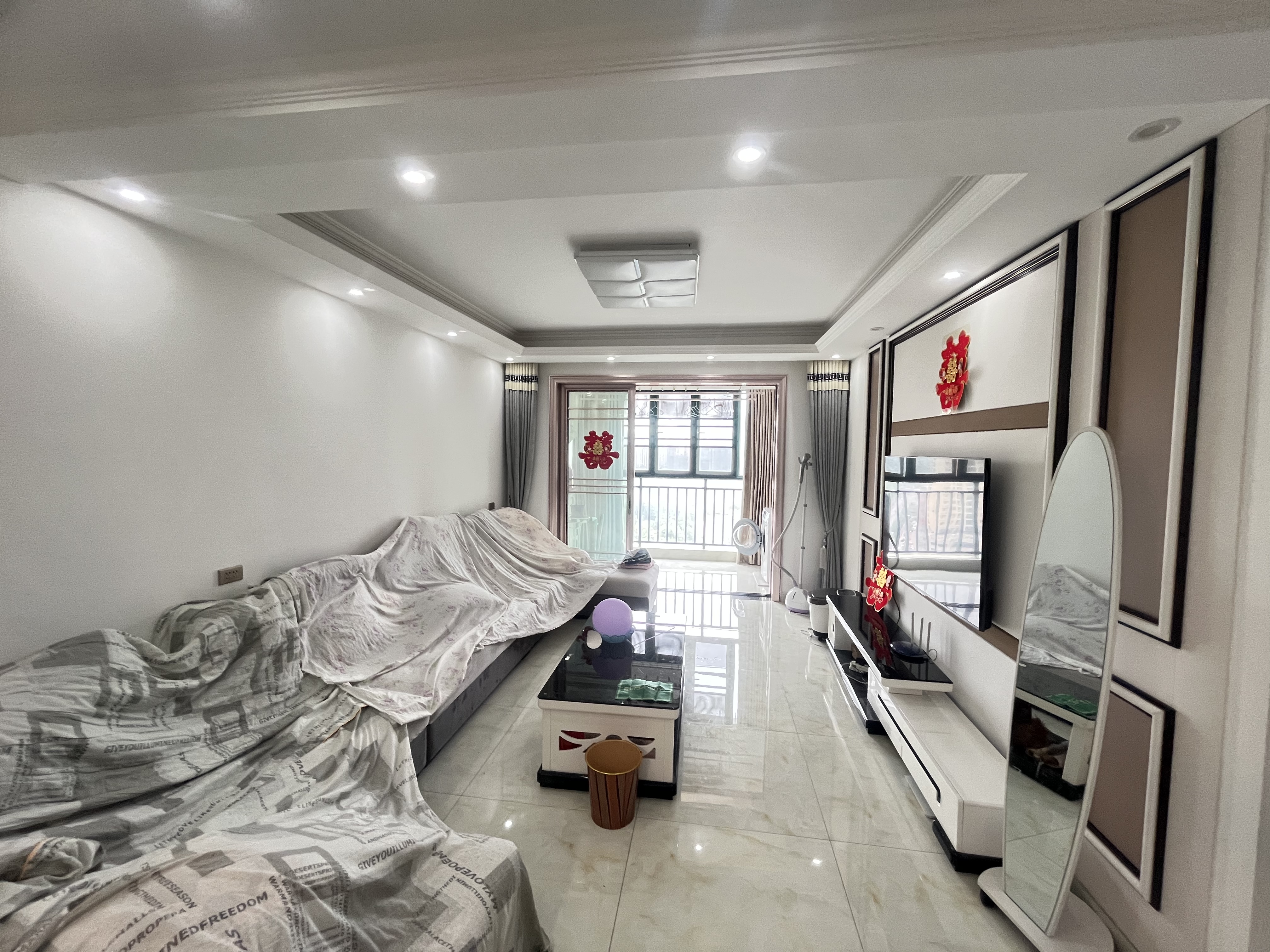 新城一号四期 精装三房 中间楼层 基本没怎么住