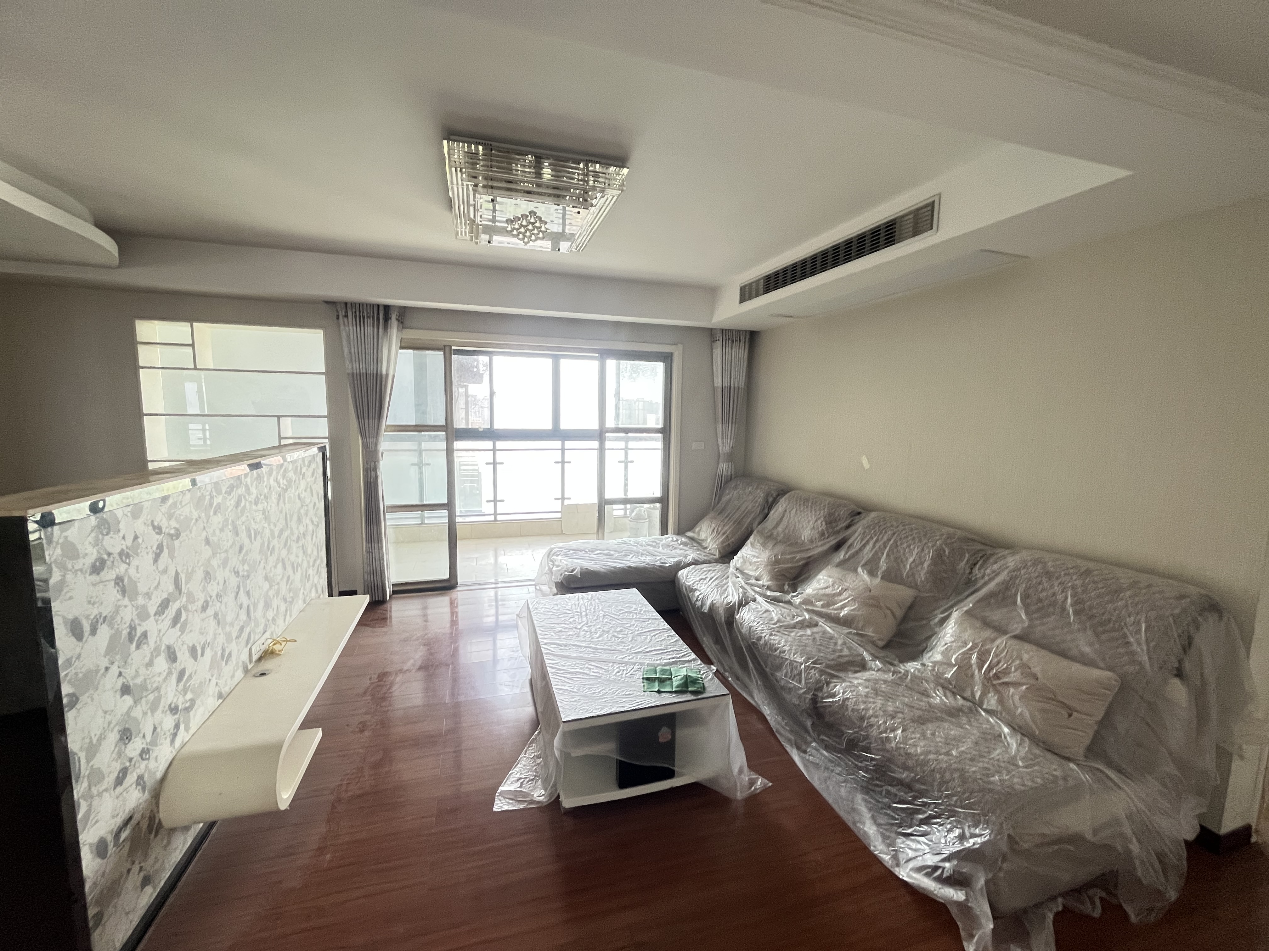 福星城 精装三房 中间楼层 阳台大