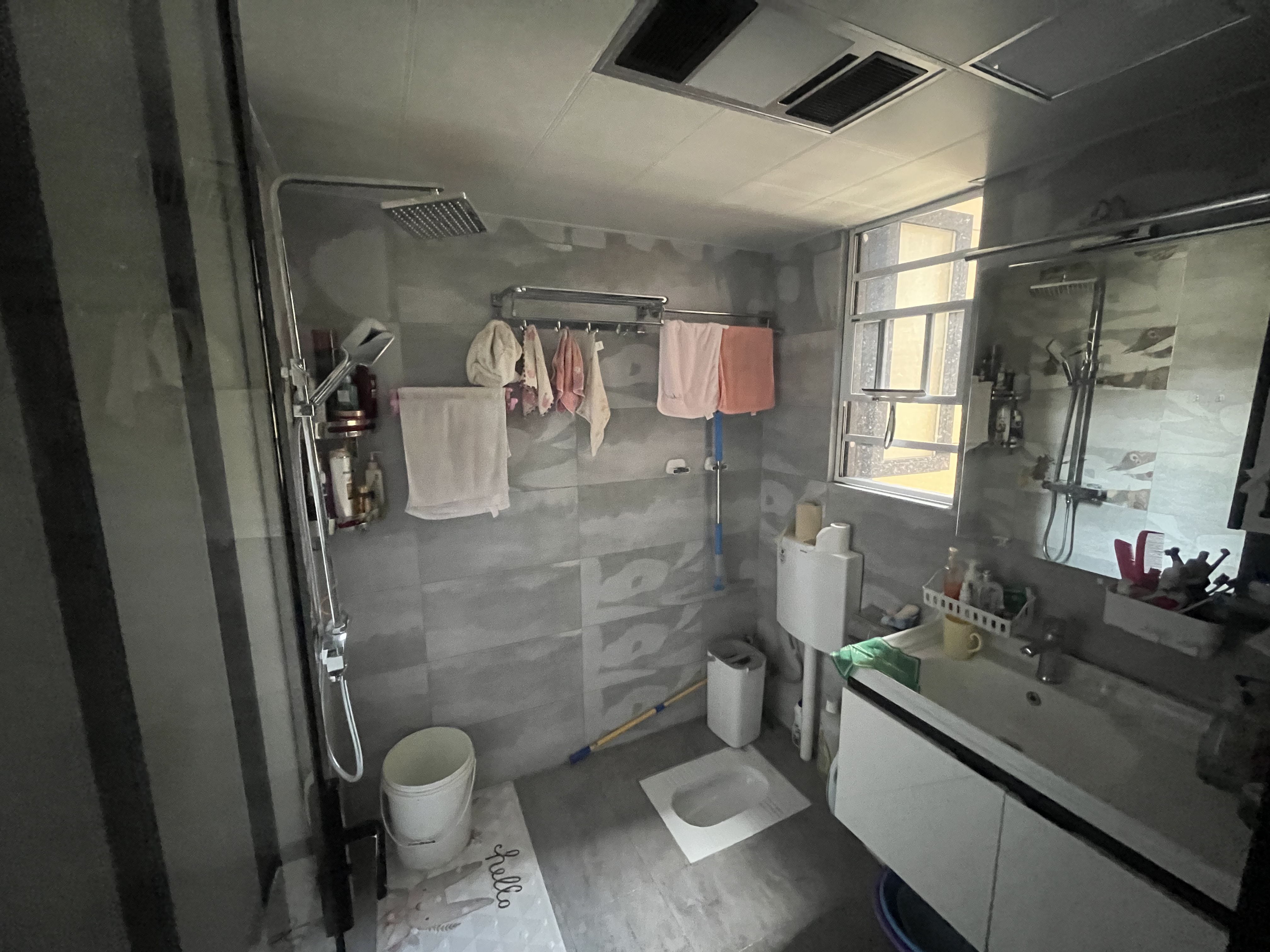 满庭春送入户花园南北通透精装四房中间楼层看房方便