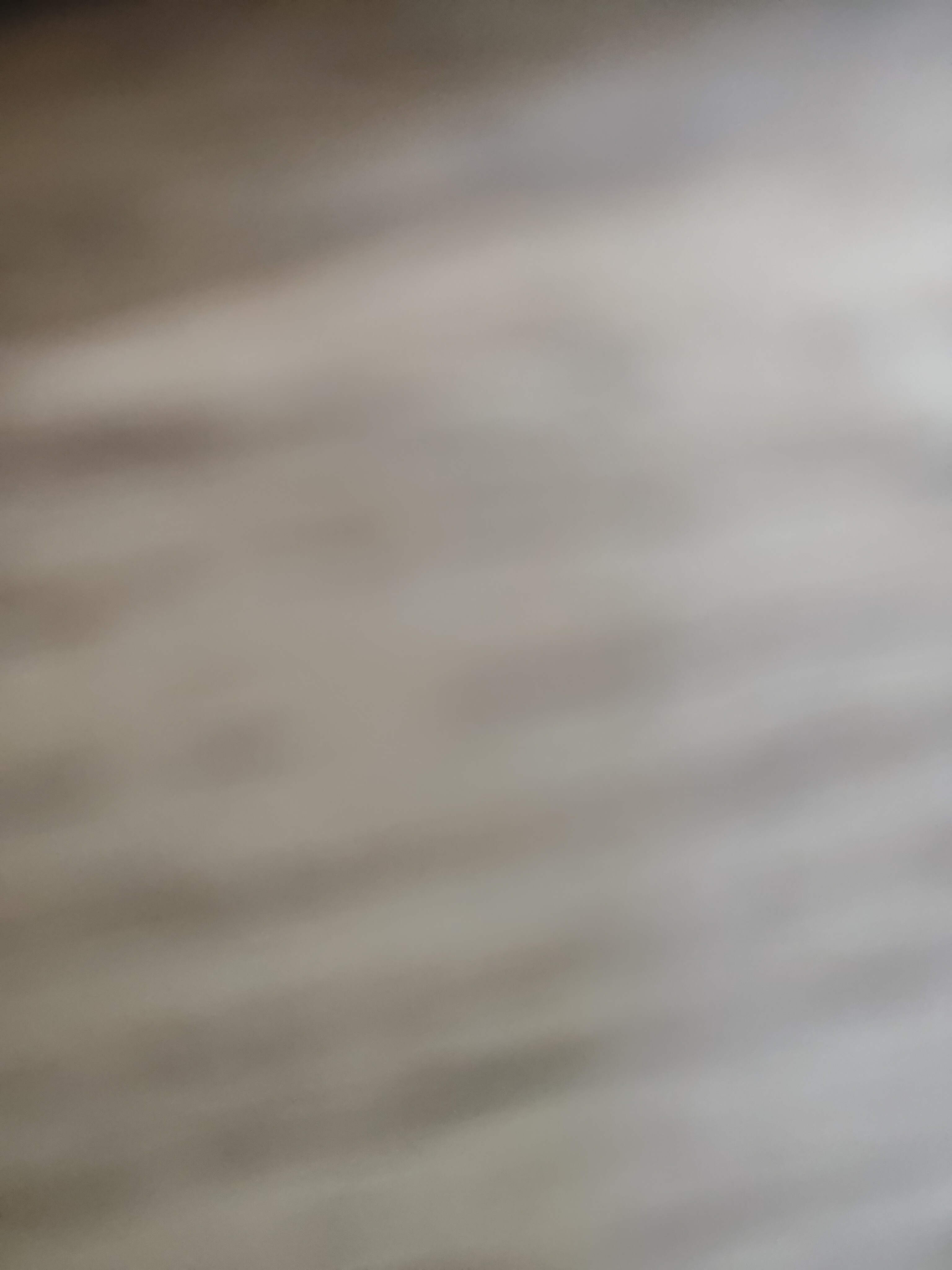 森林国际，毛坯三房，中间楼层，采光很好 价格适中 诚意出售