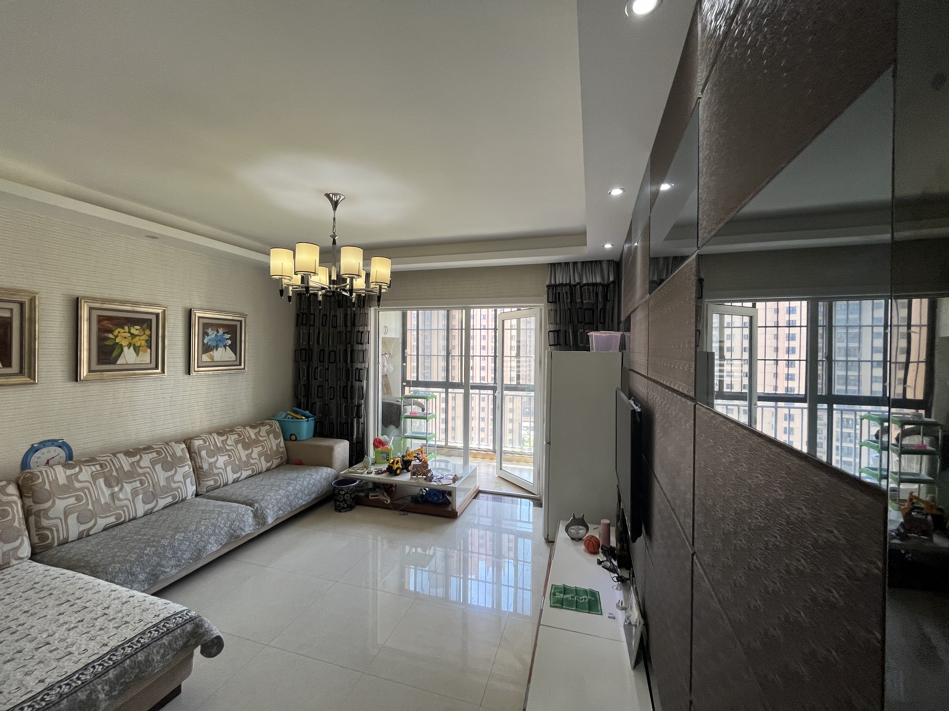 满庭春 湖景房，供暖三房，证在手，看房方便