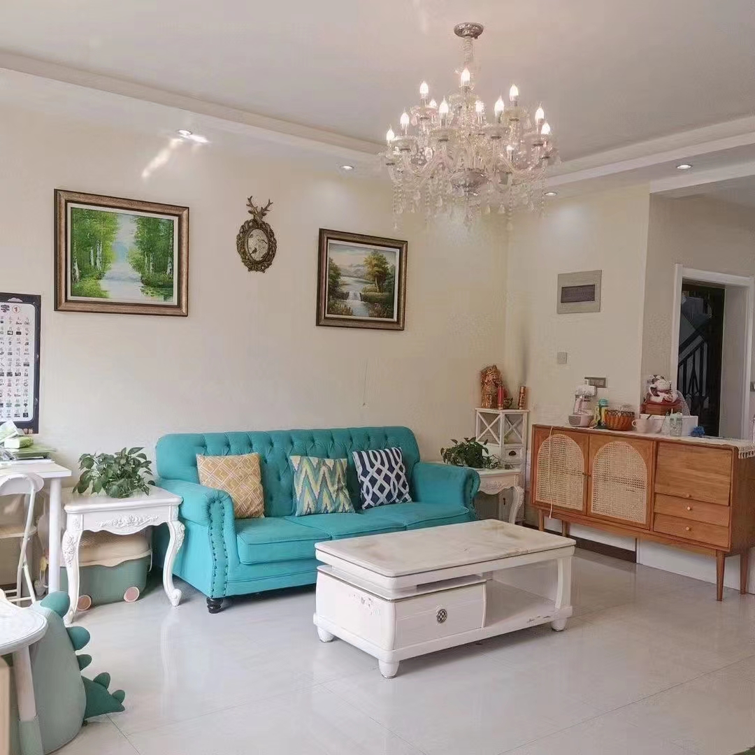 妇幼对面 世纪雅园 精装修 中间好楼层 家具家电全部留下 税费炒鸡少