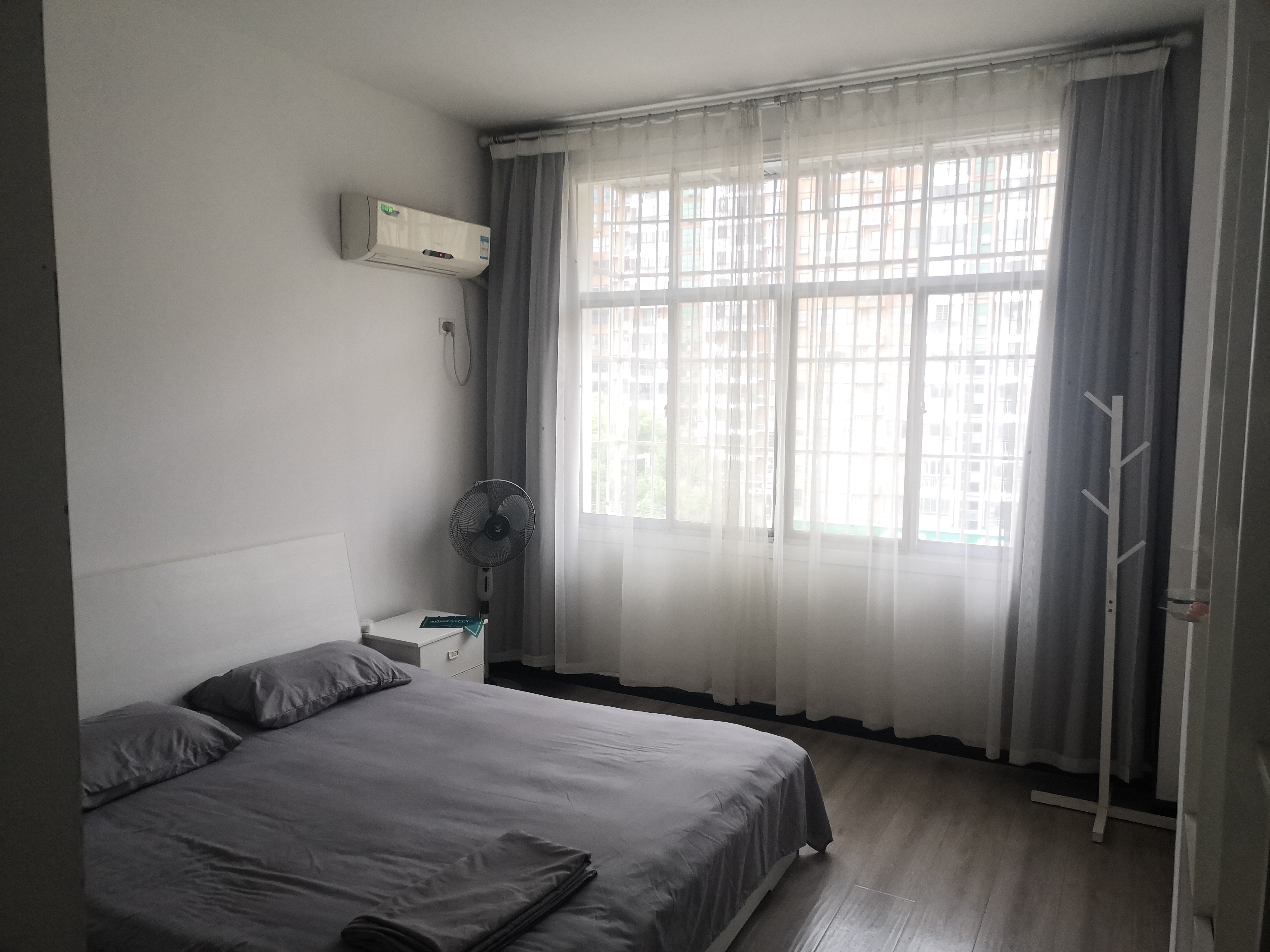 城西天轮小区大三房光线充足户型大气侠好大的阳台