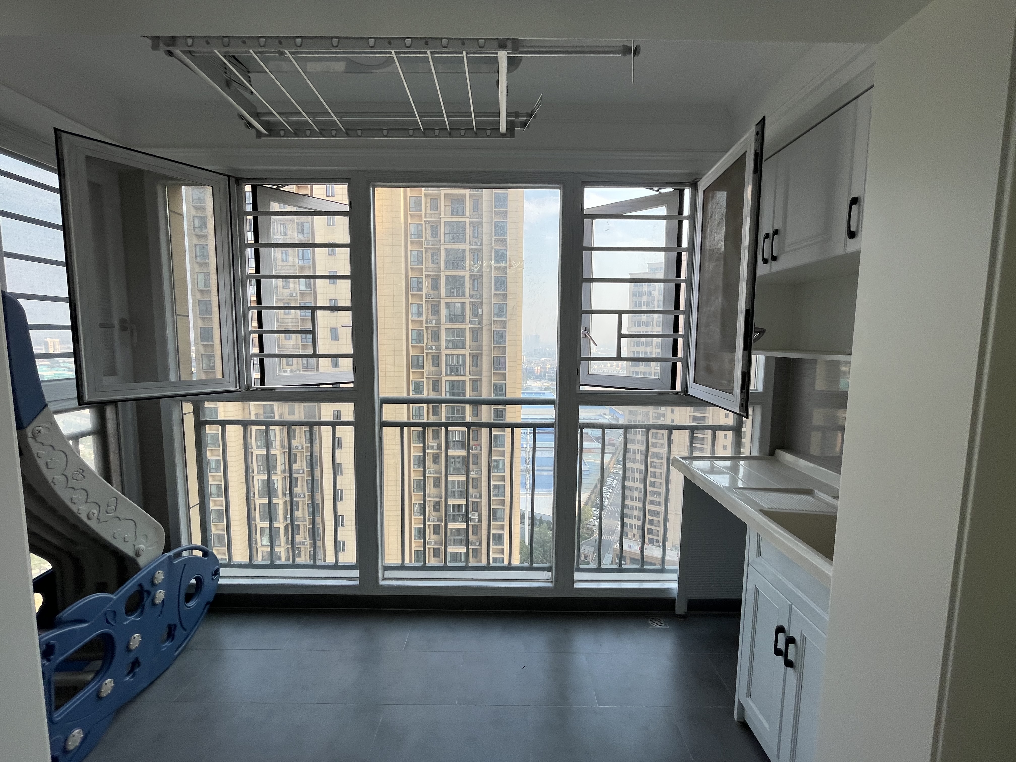 森林国际精装三房中间楼层基本为住