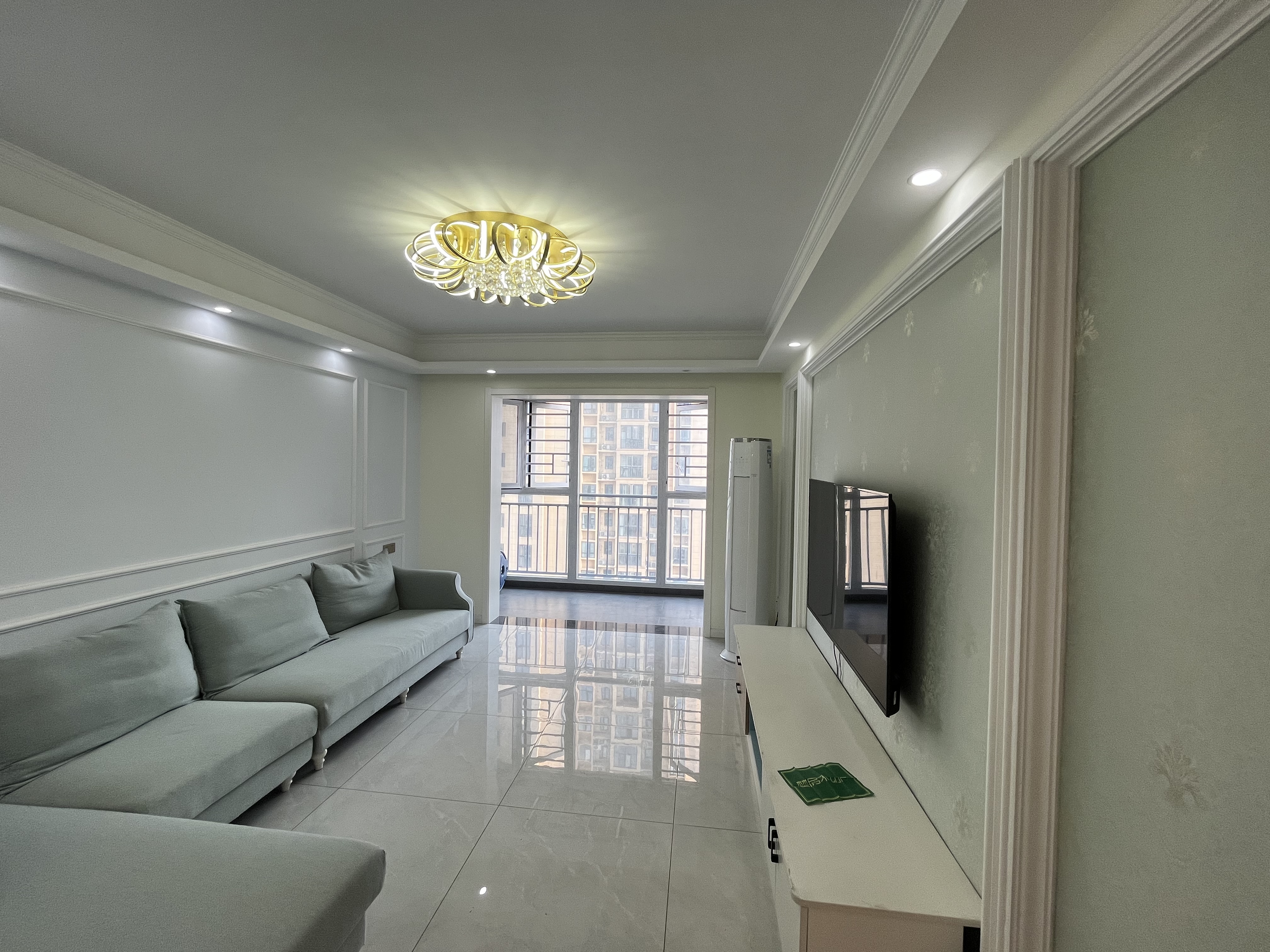 森林国际 精装三房 中间楼层 基本为住