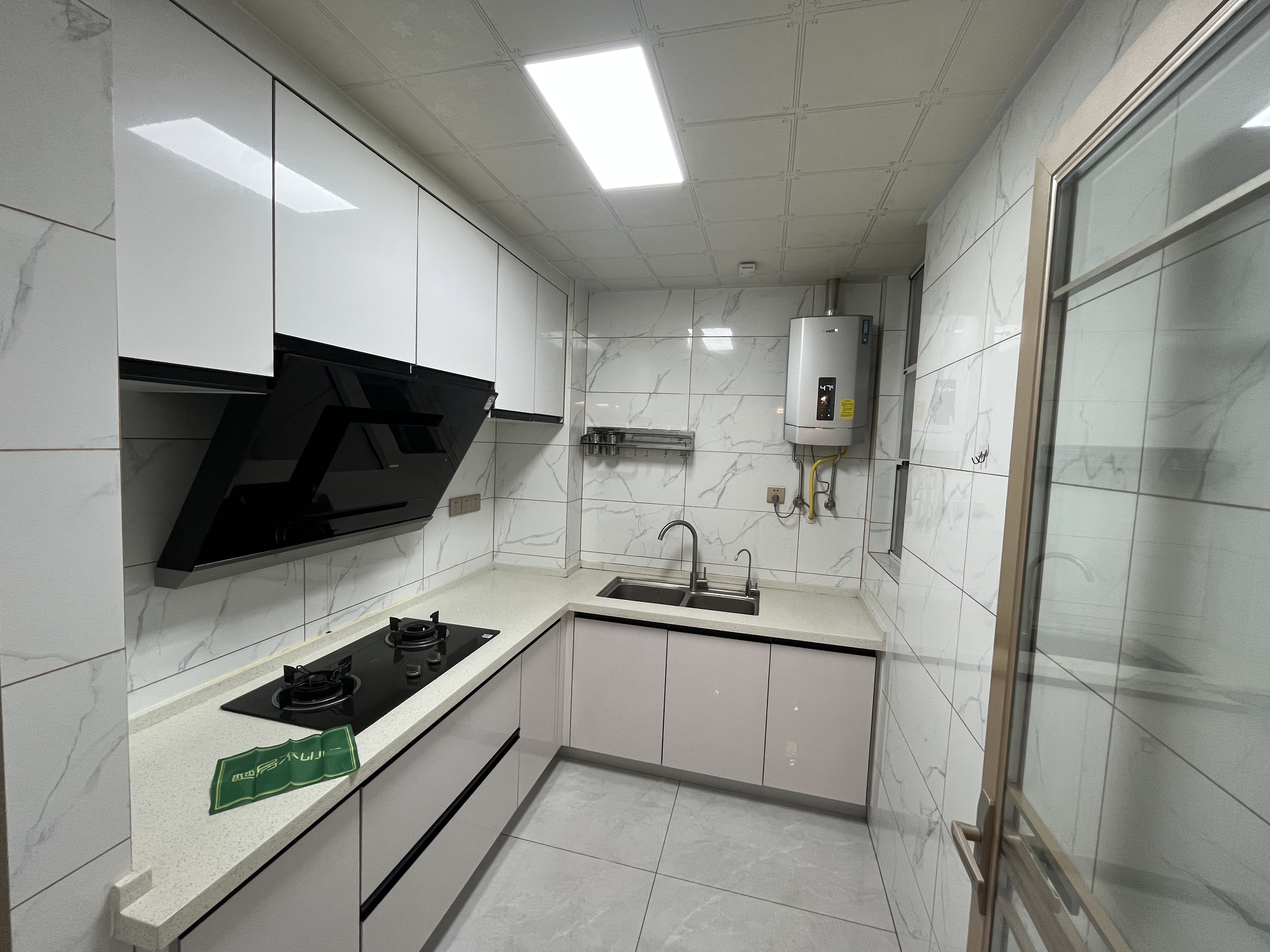 森林国际精装三房中间楼层基本为住