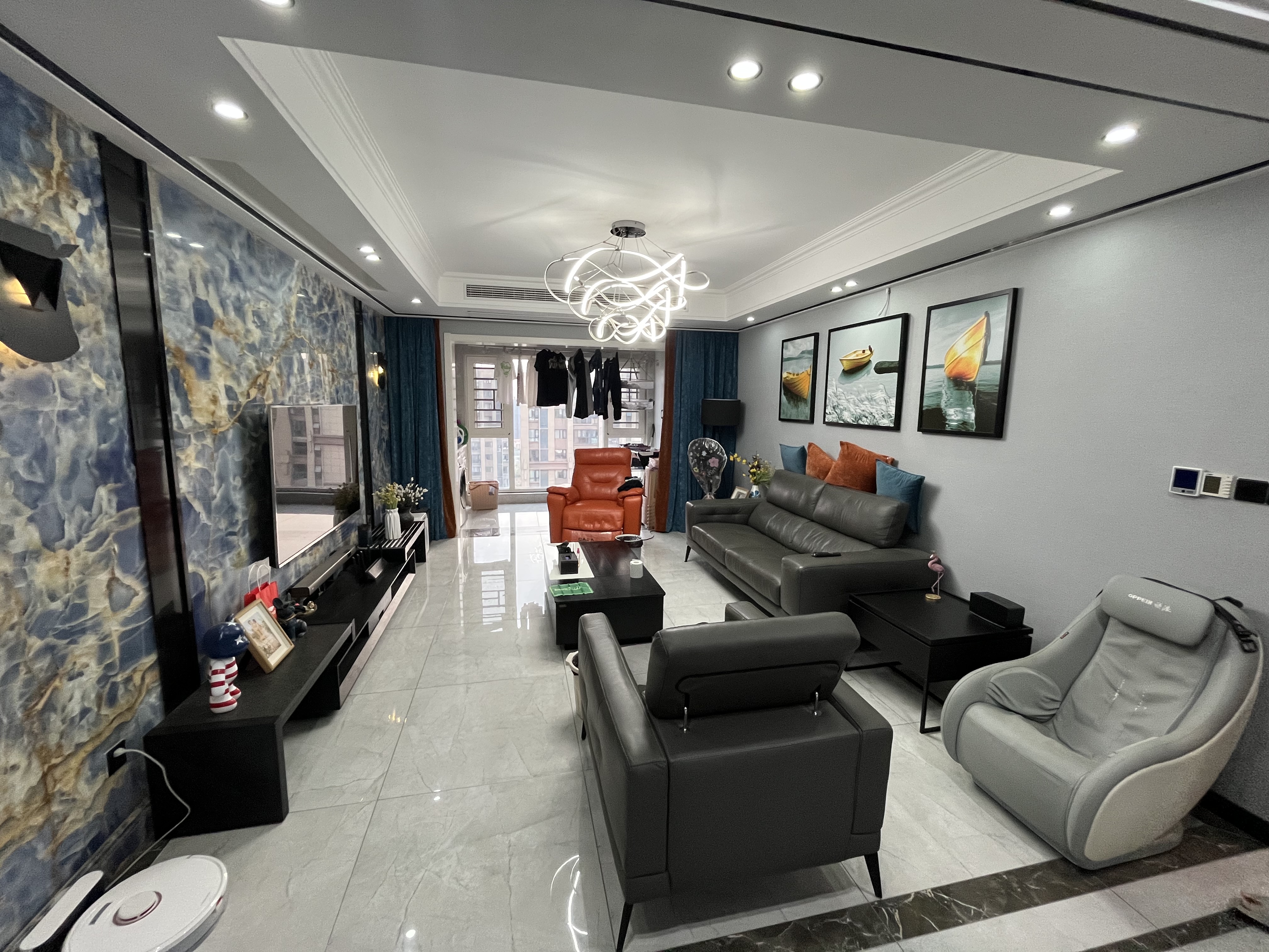 元泰未来城 全新装修 带车位基本没怎么住的房子 南北通透 湖景房