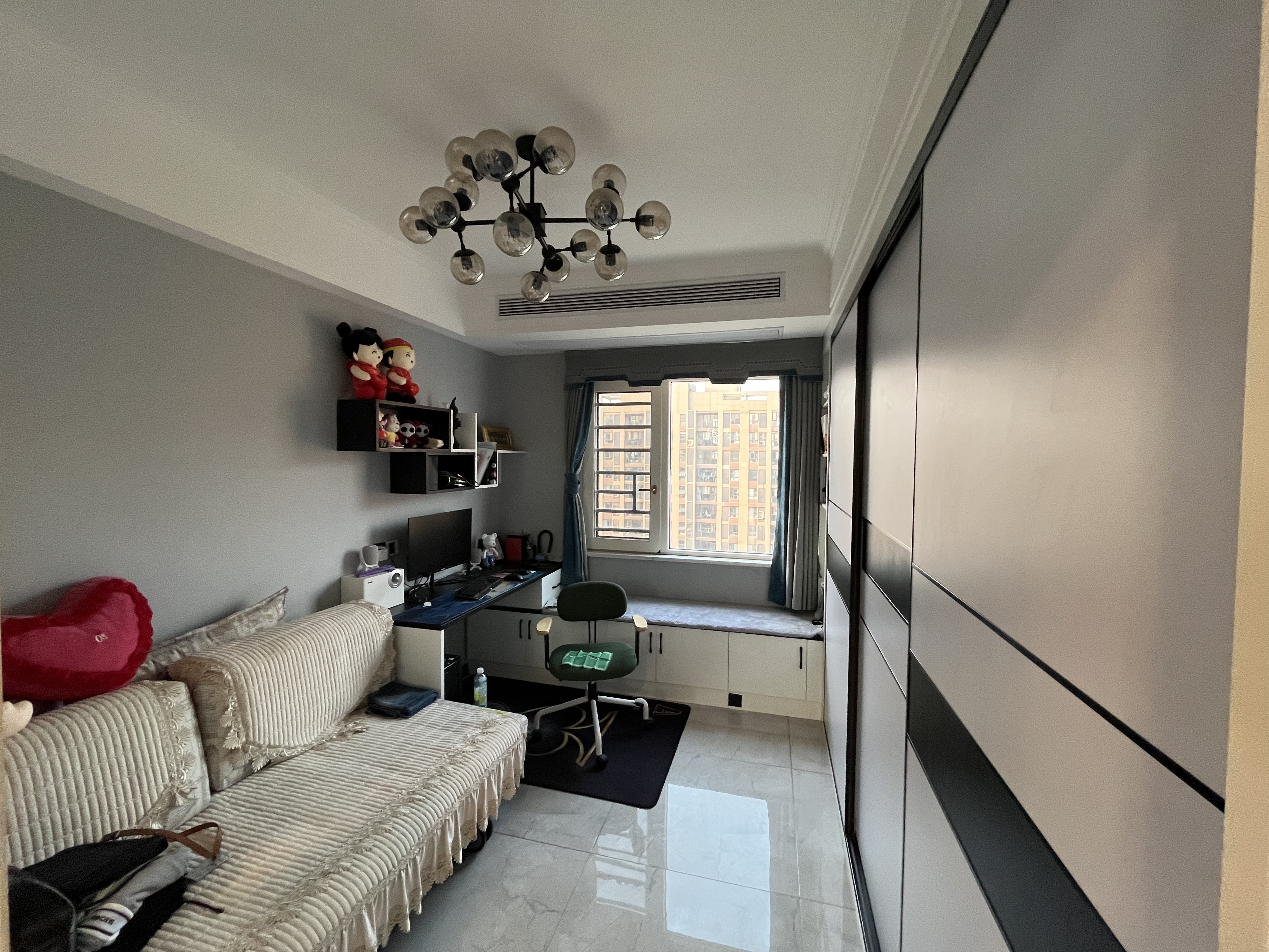 元泰未来城全新装修带车位基本没怎么住的房子南北通透湖景房