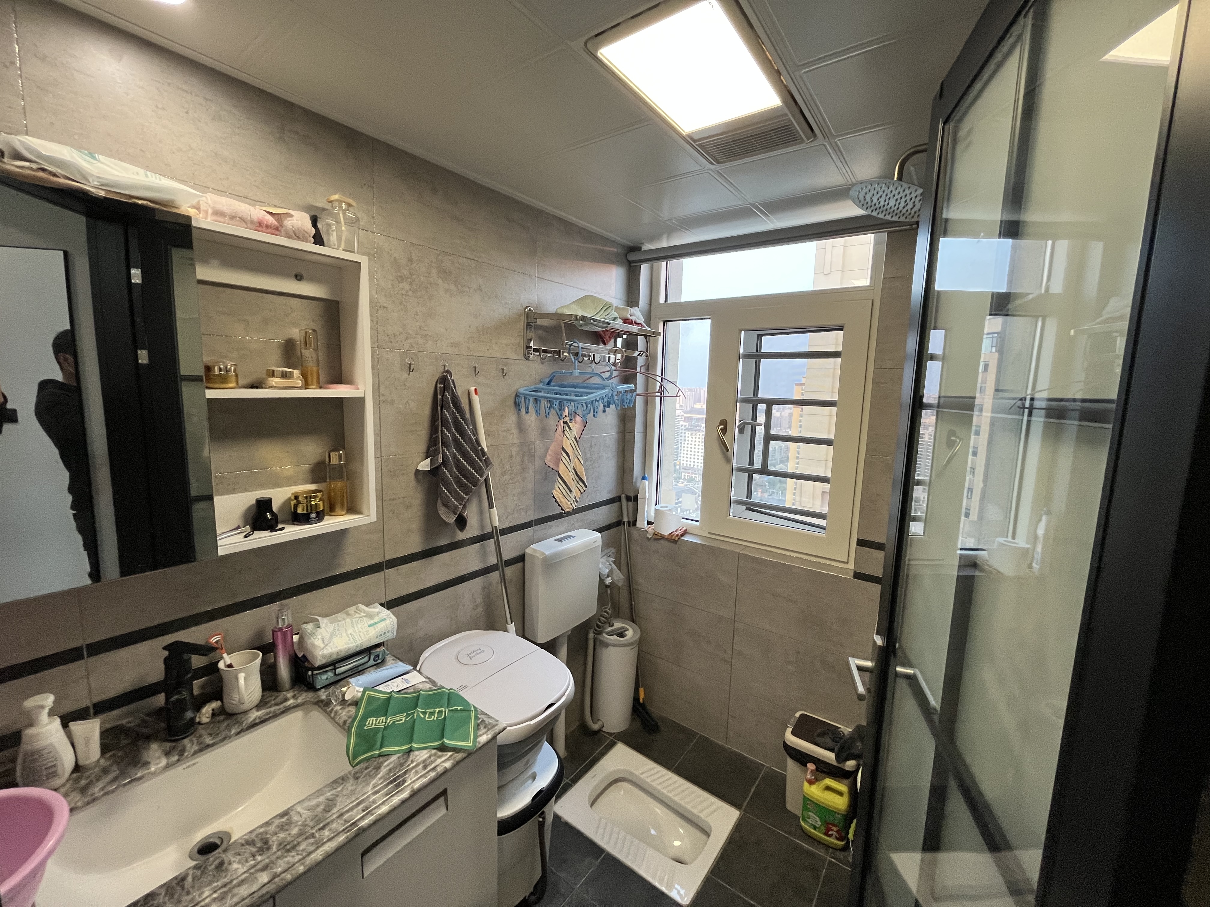 元泰未来城全新装修带车位基本没怎么住的房子南北通透湖景房