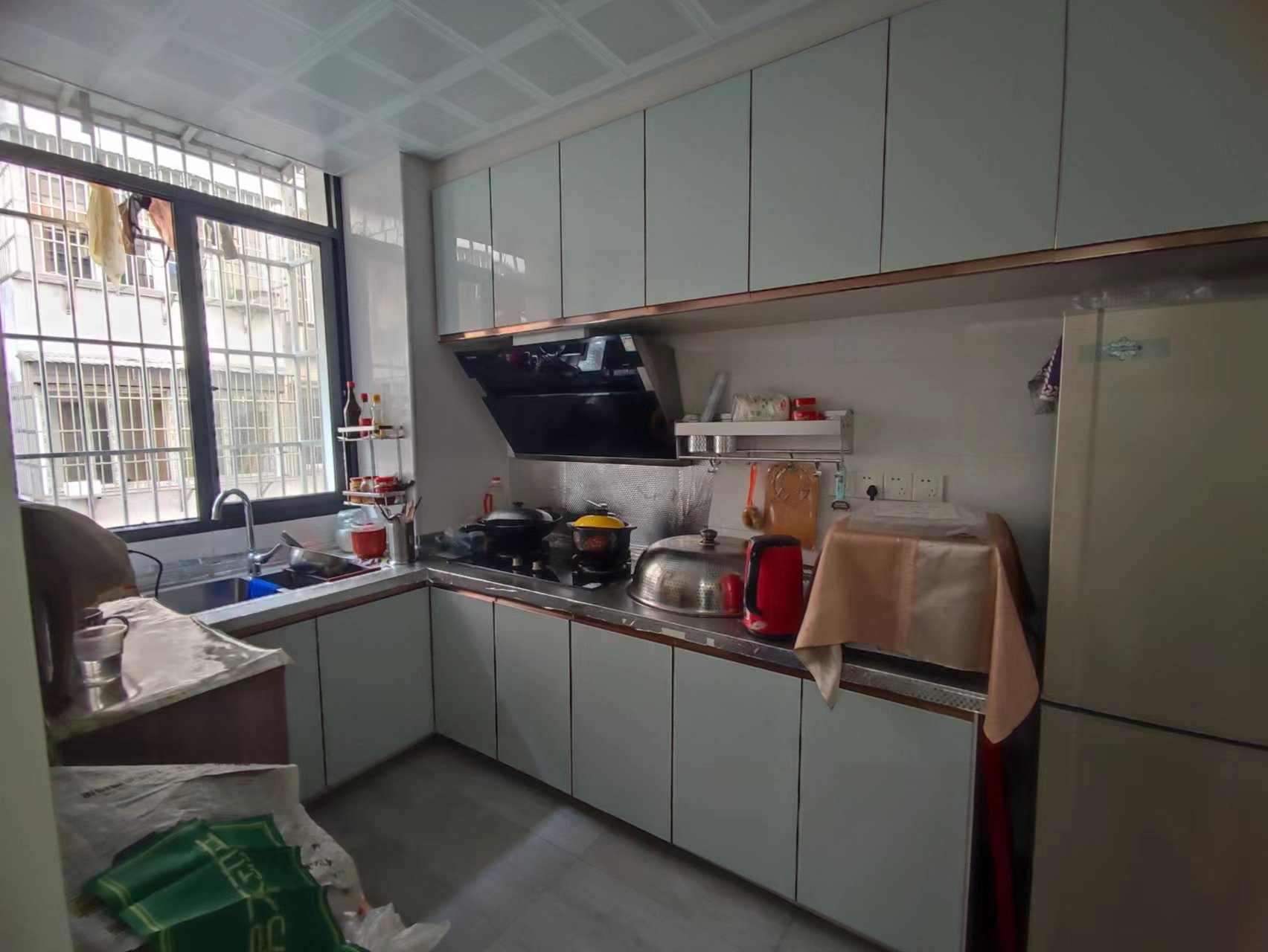 东方名苑全新装修三房步梯好楼层看房方便