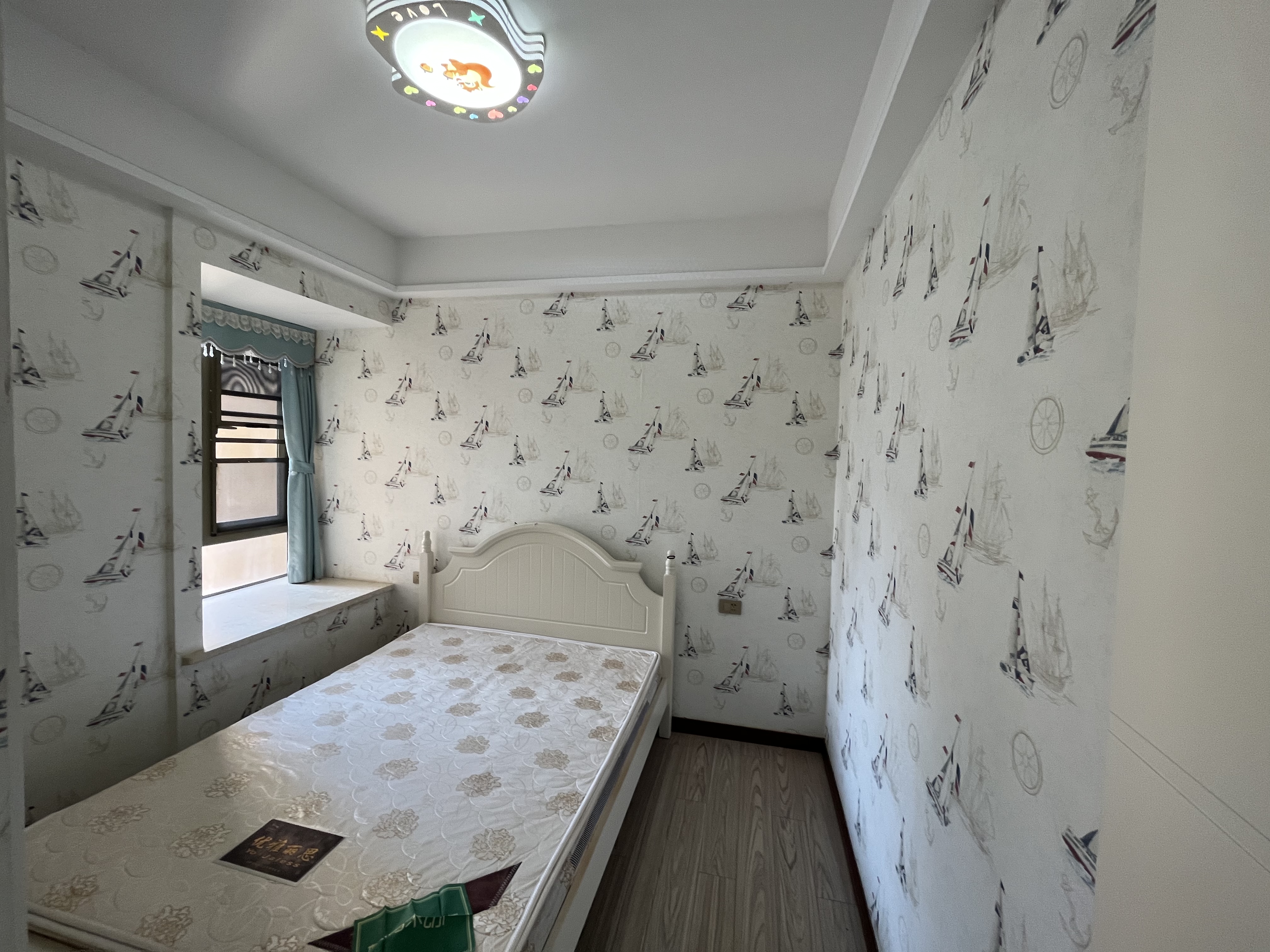 南国明珠精装四房中间楼层看房方便