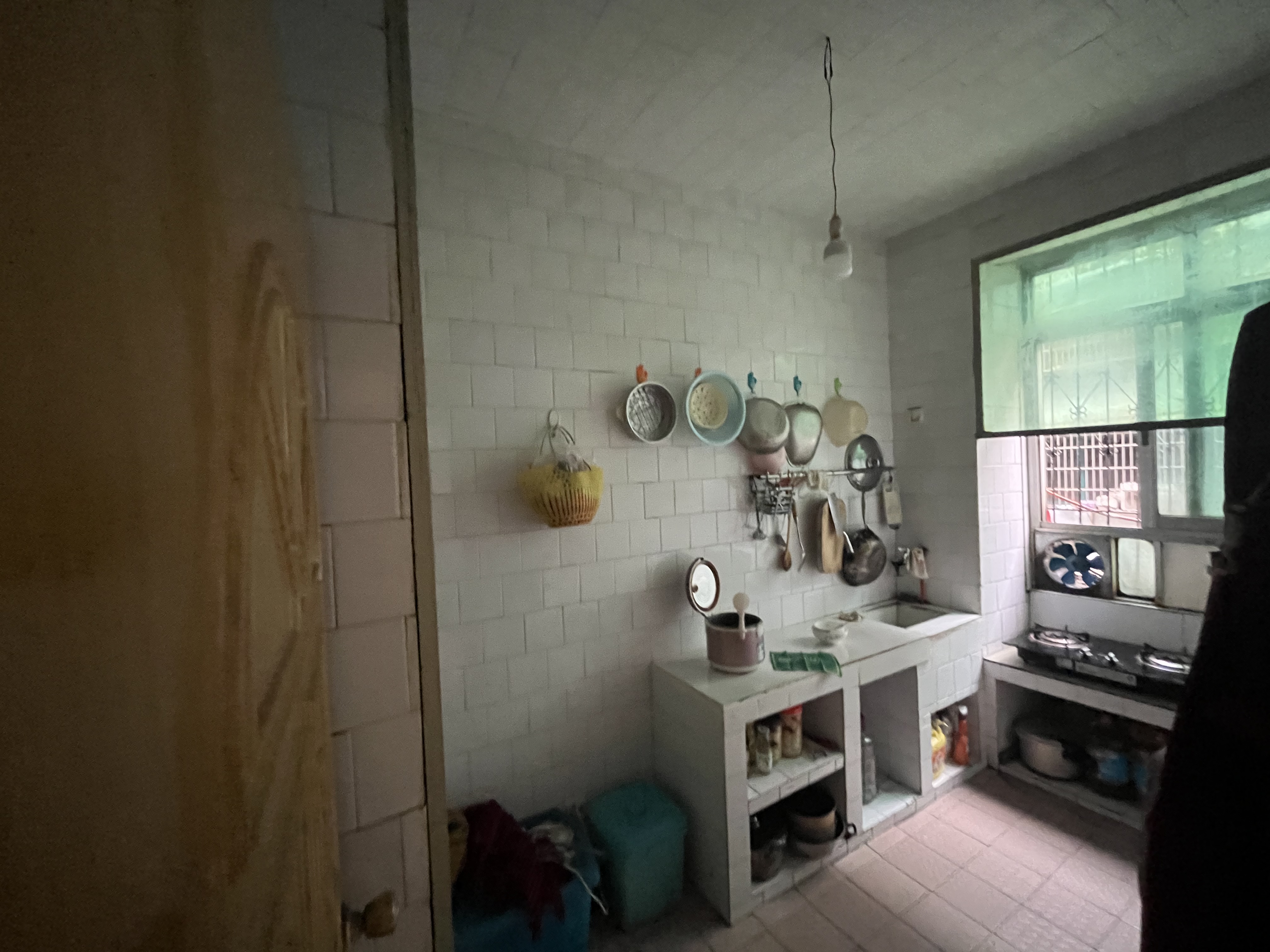 宏兴小区二水厂对面精装三房小区出行方便看房方便