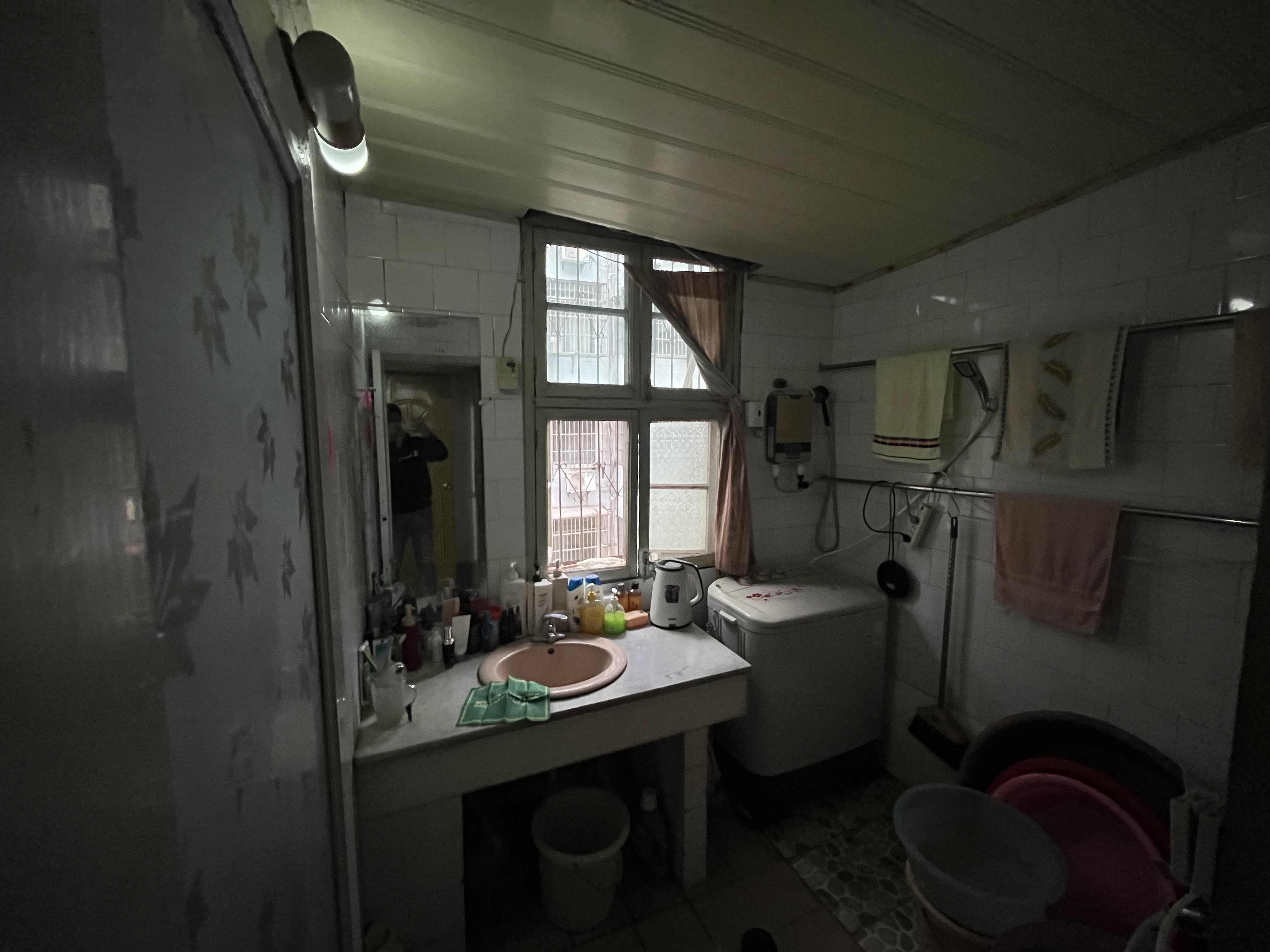 宏兴小区二水厂对面精装三房小区出行方便看房方便