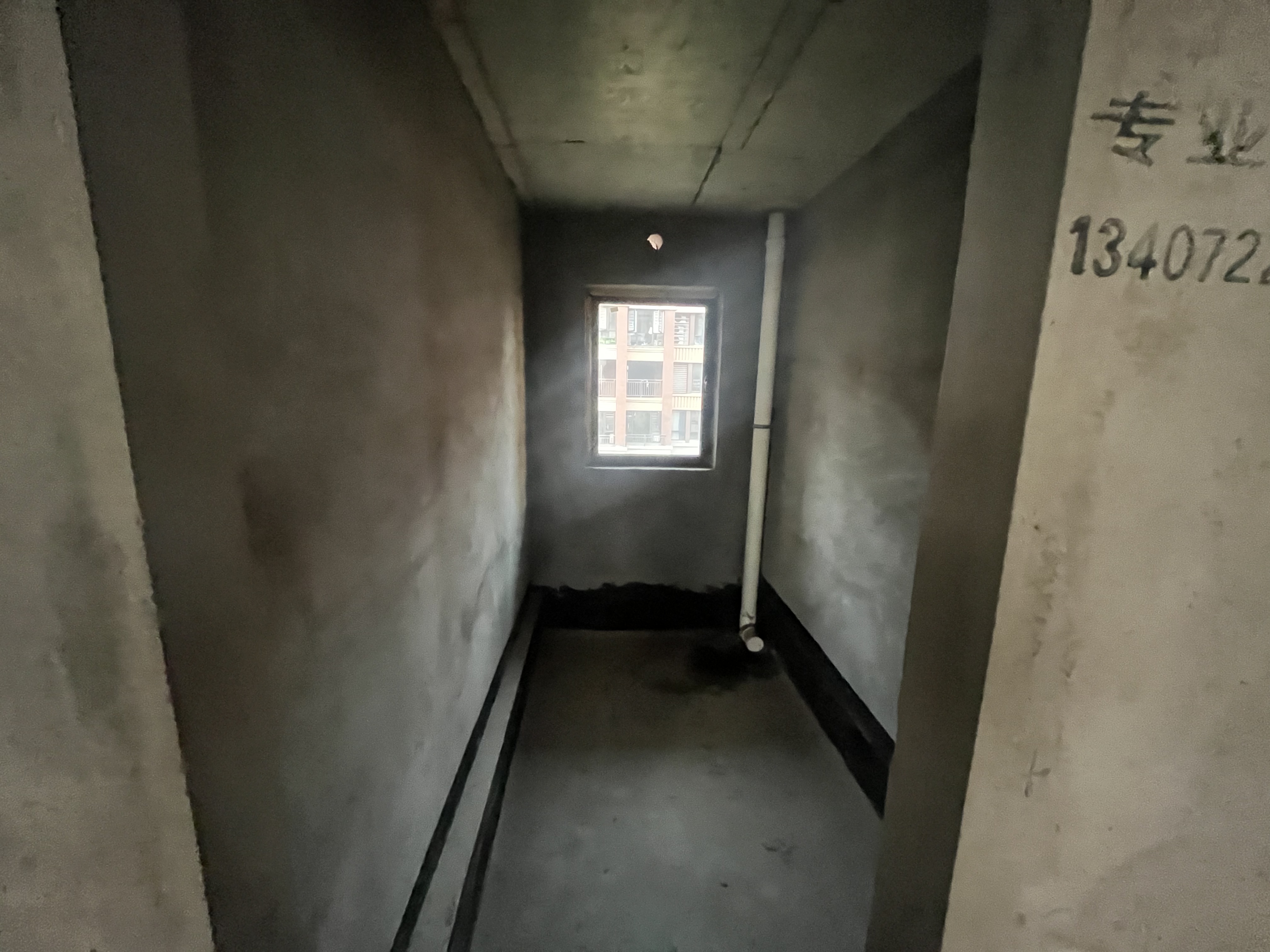 新城一号五期花园洋房毛坯四房看房方便