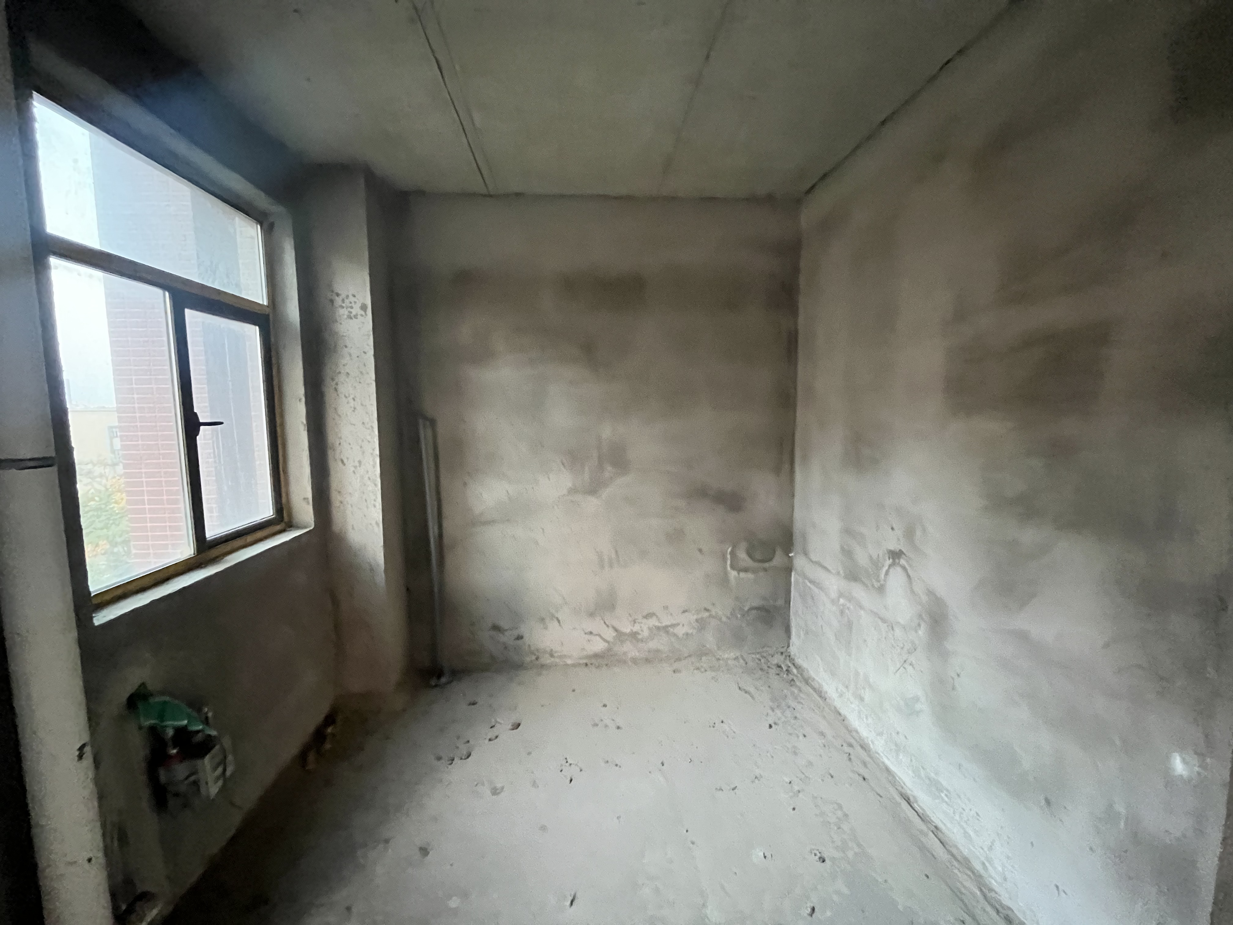 新城一号五期花园洋房毛坯四房看房方便