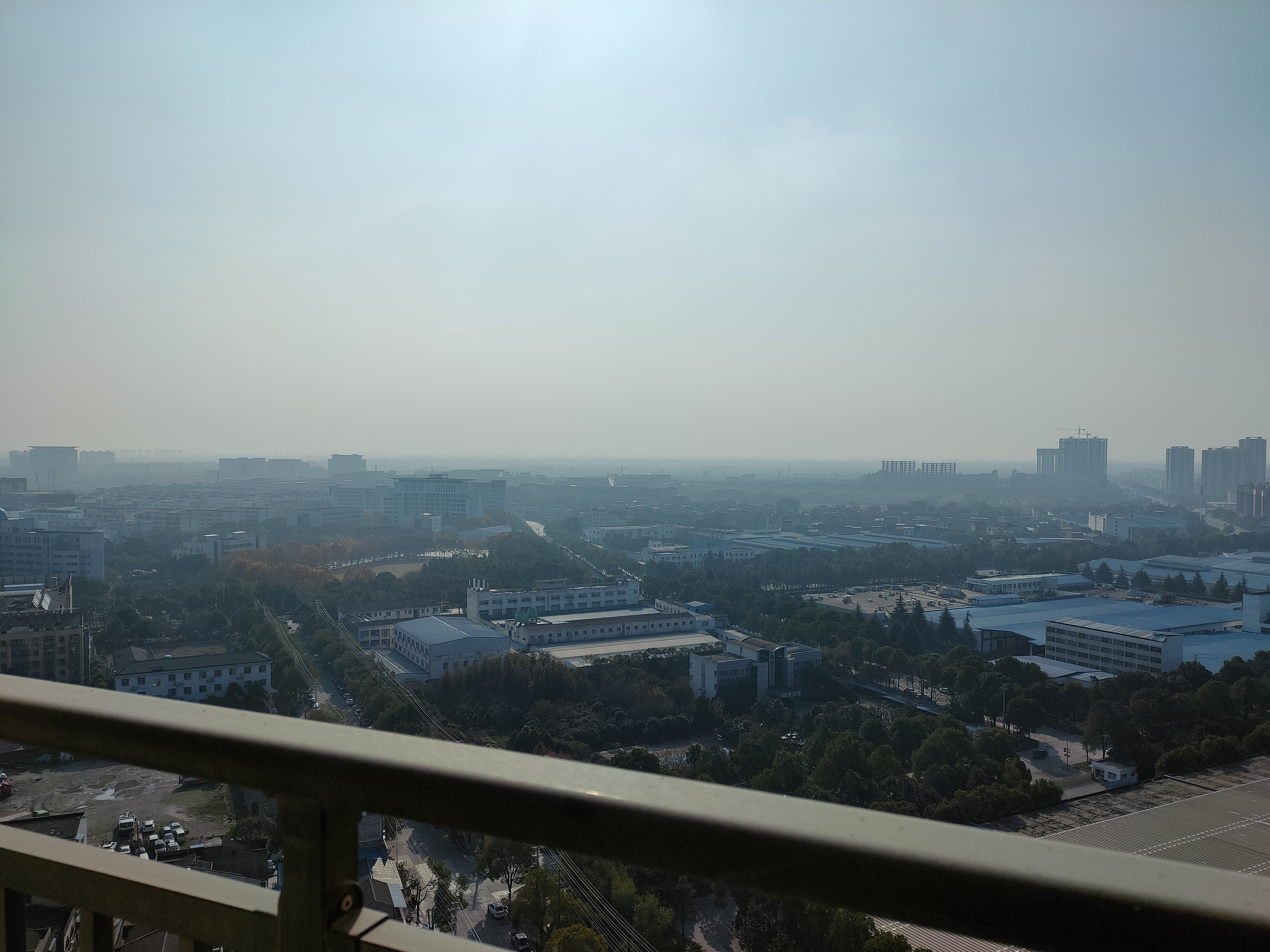 南城新区 都市高尔夫 边户 中高好楼层大三房 有钥匙