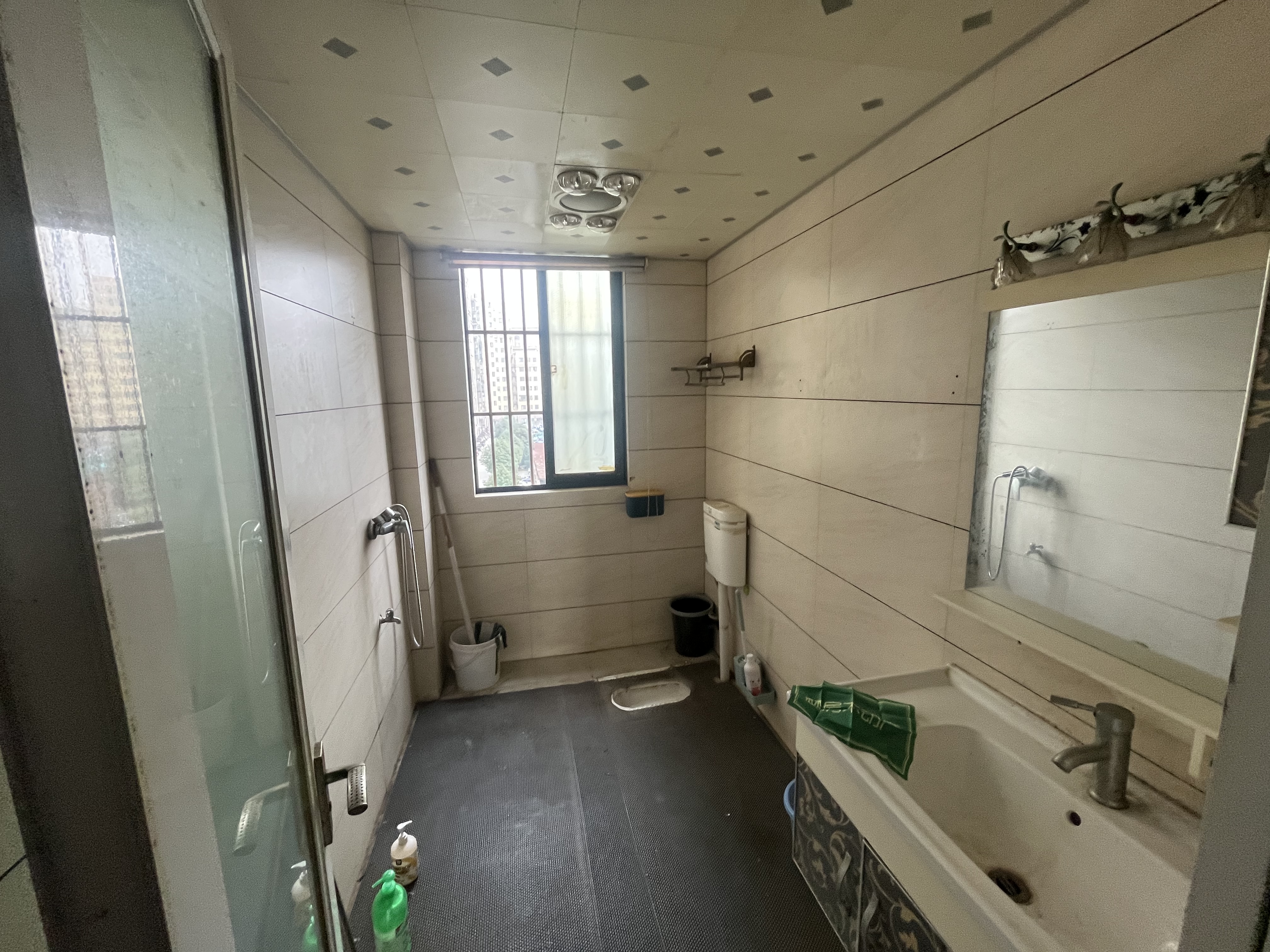 城南一品苑精装三房南北通透电梯好楼层拎包入住