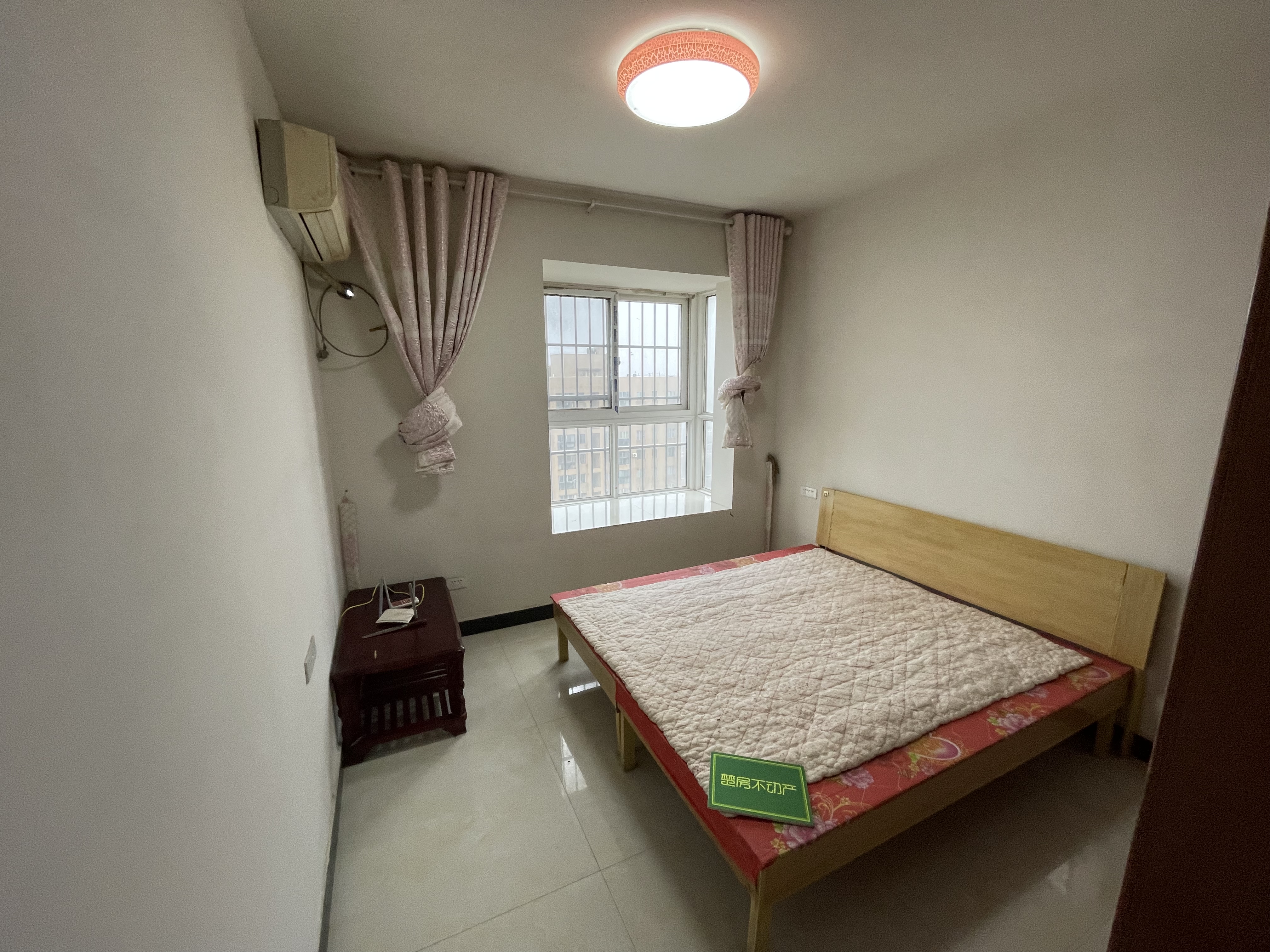 新壹仲正对面，翰林公馆，精装三房，户型方正，房东急售