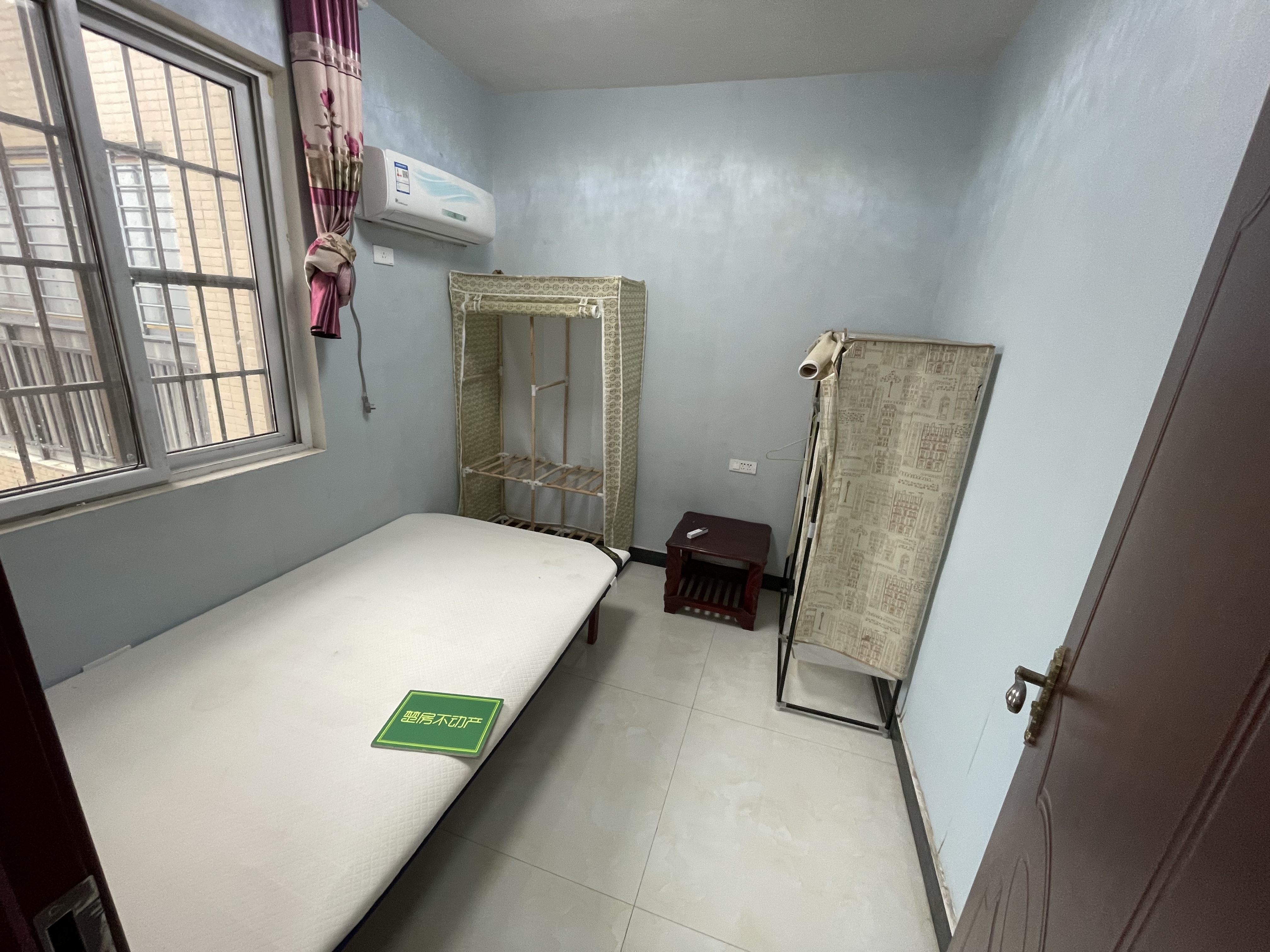 新壹仲正对面，翰林公馆，精装三房，户型方正，房东急售