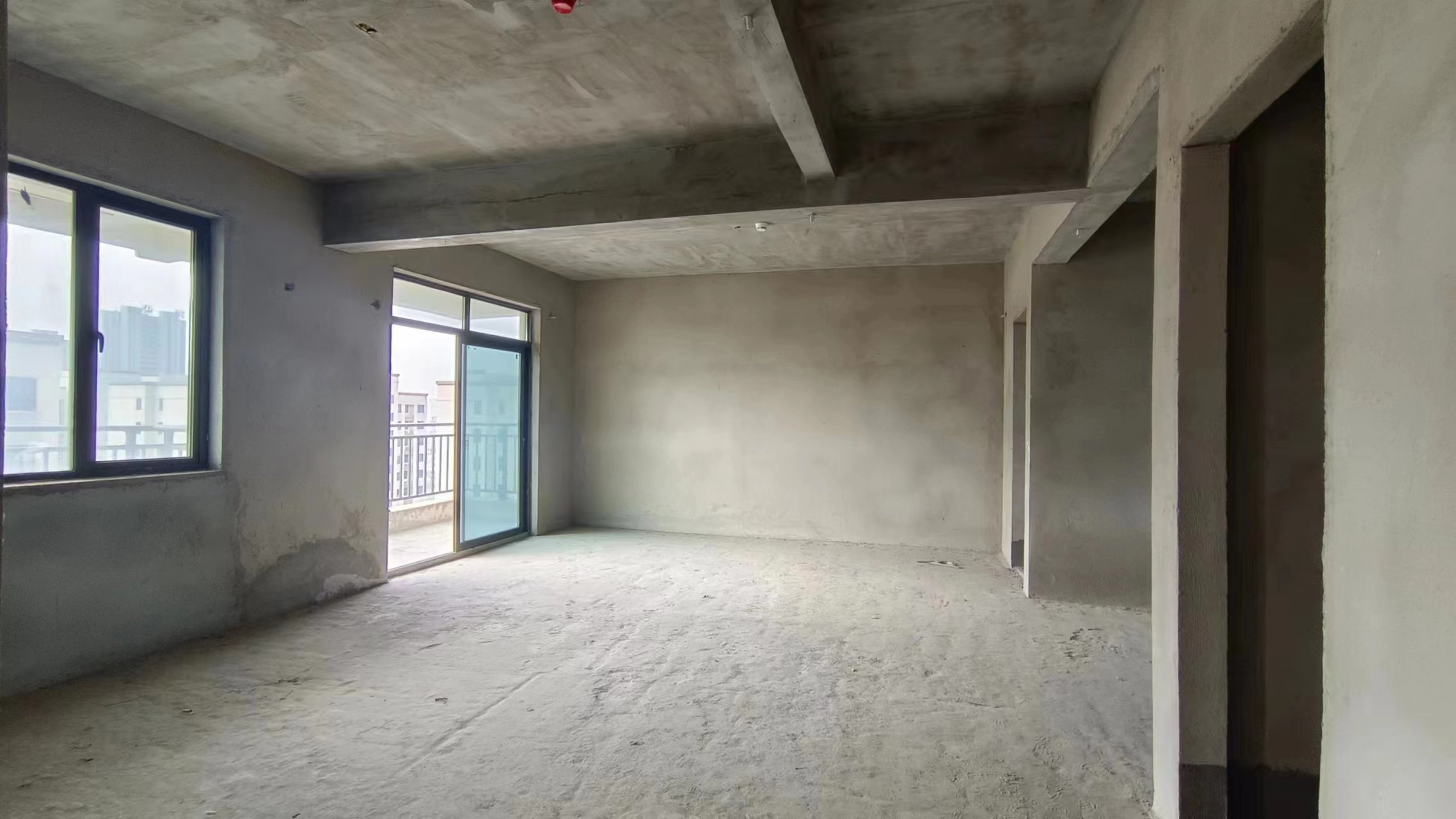 荣怀毛坯三房两卫中高楼层环境好