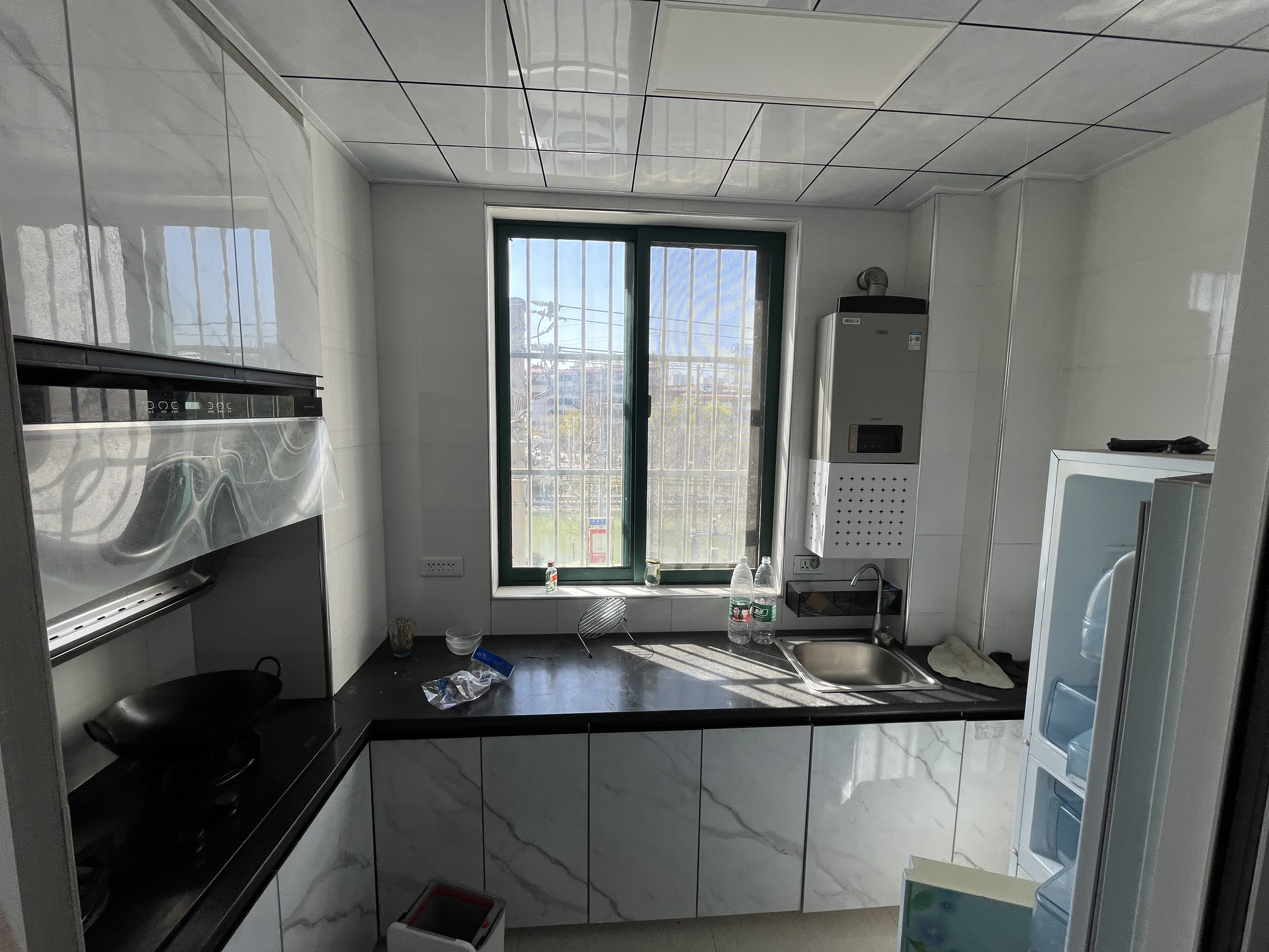 丽水名城电梯小户型东区车站旁边新装修家具家电齐全直接领包入住