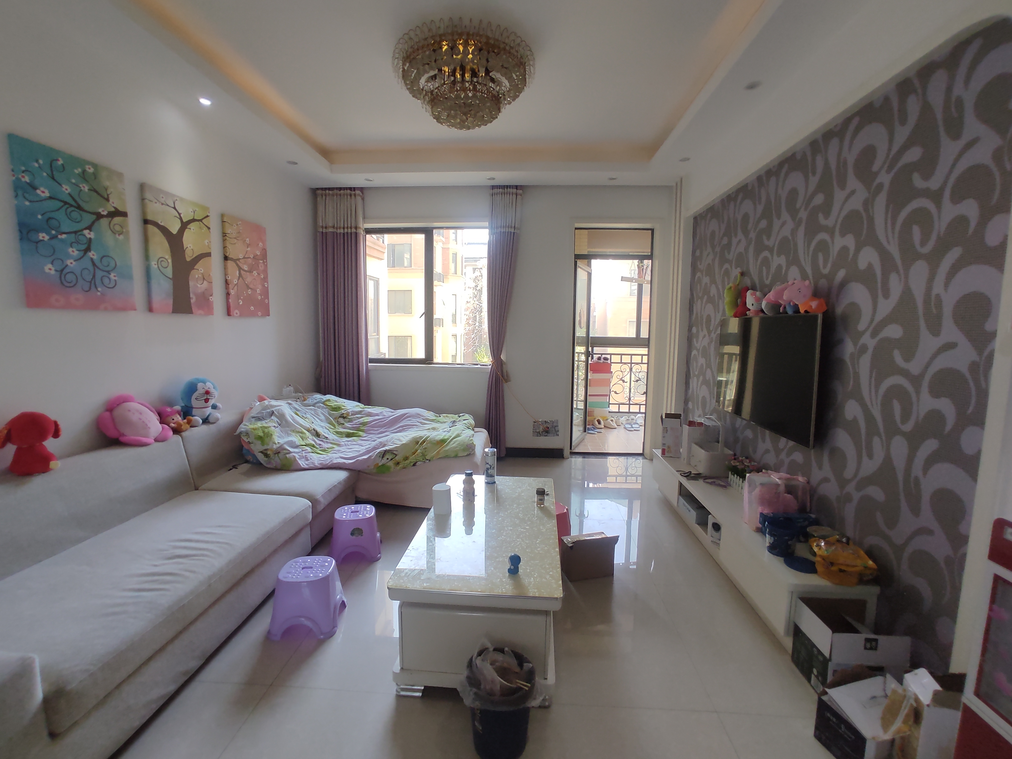 绿地华庭天然氧吧 .精装三房.小区环境好.看房方便