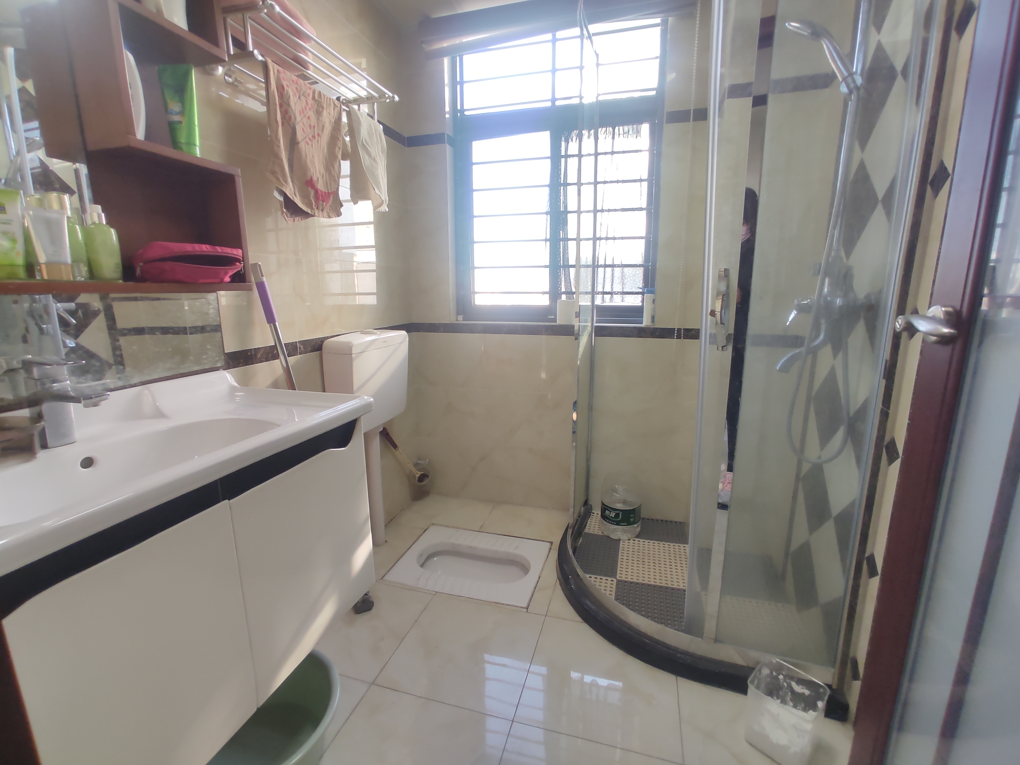 江汉星城精装三房两卫.中间楼层看房方便