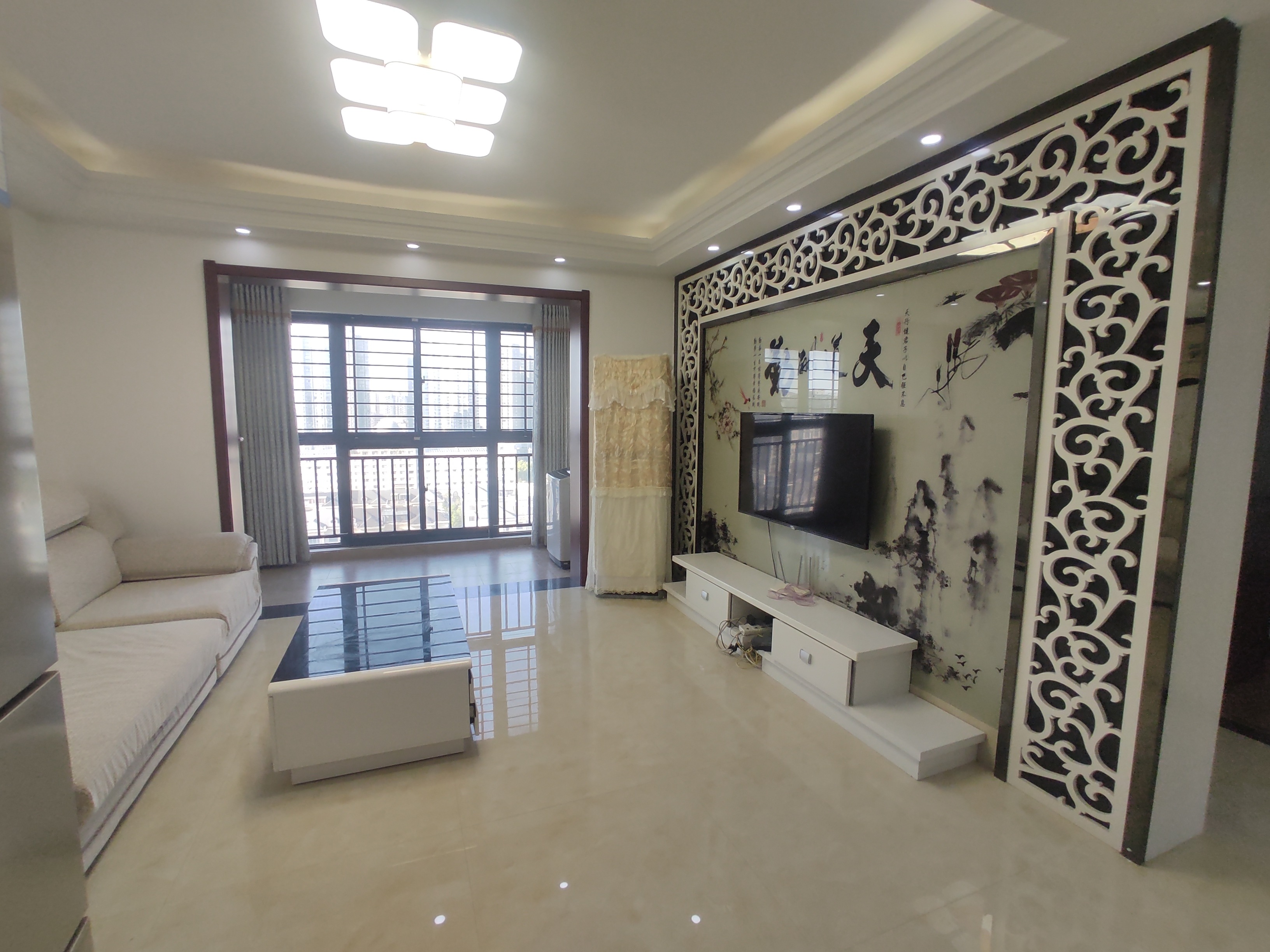 江汉星城 精装三房两卫.中间楼层  看房方便