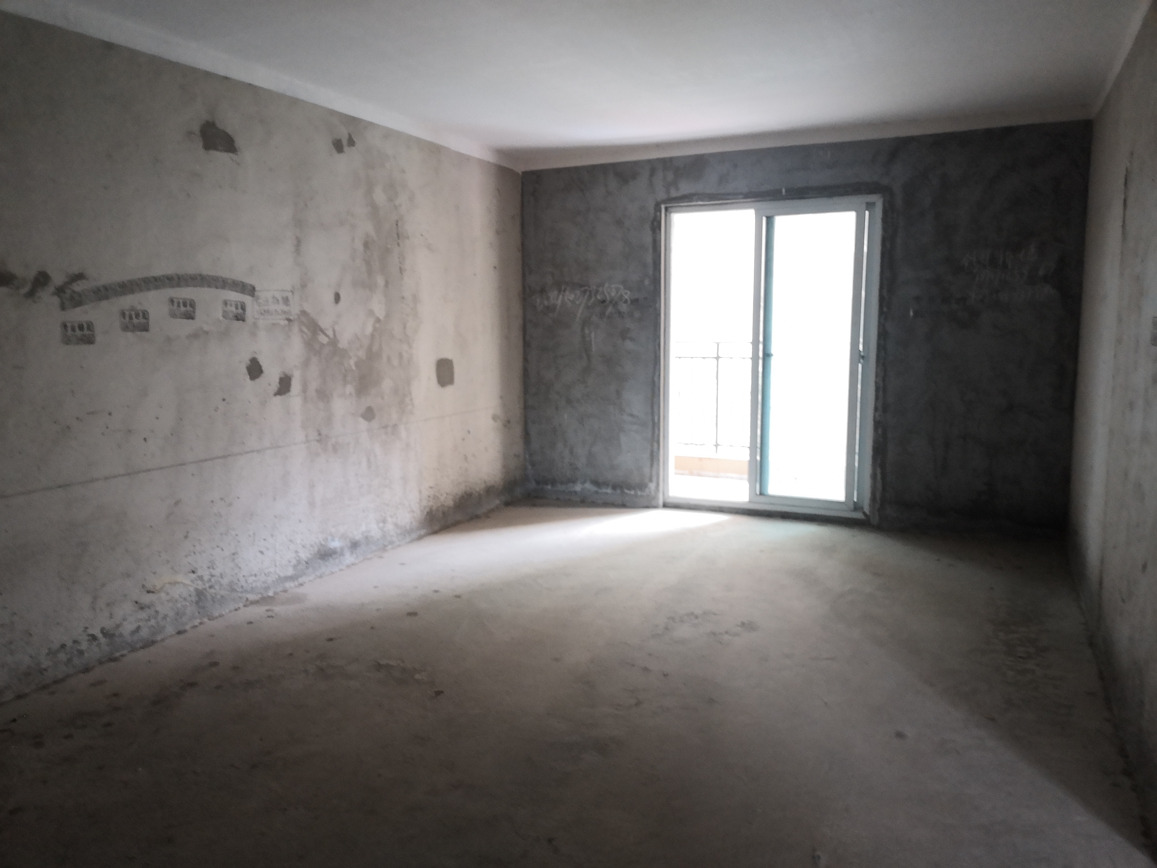 森林国际 边户大三房 就在新贰种对面 满二