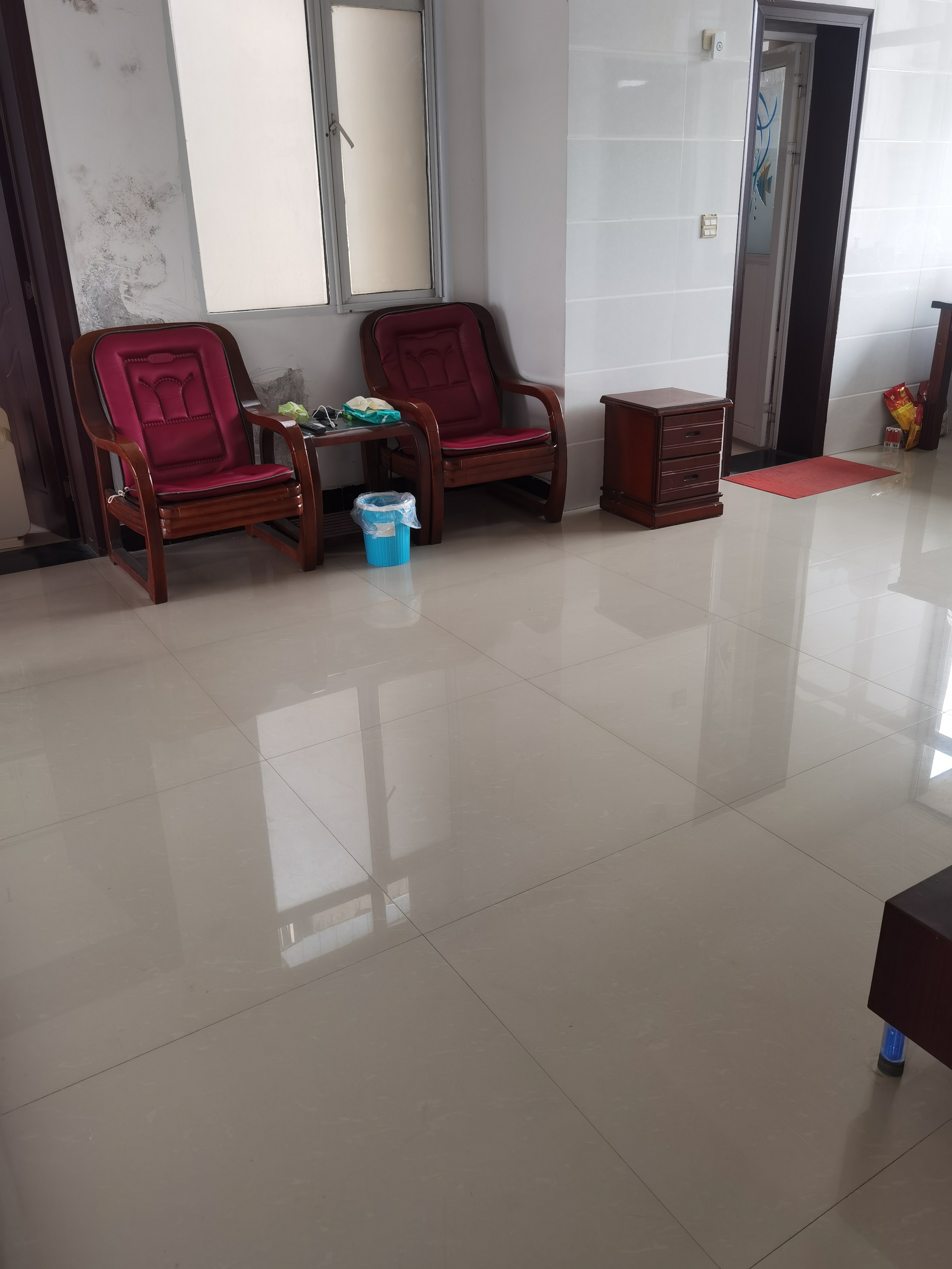 油榨湾 新生街笑雪附近 老一中宿舍步梯三房