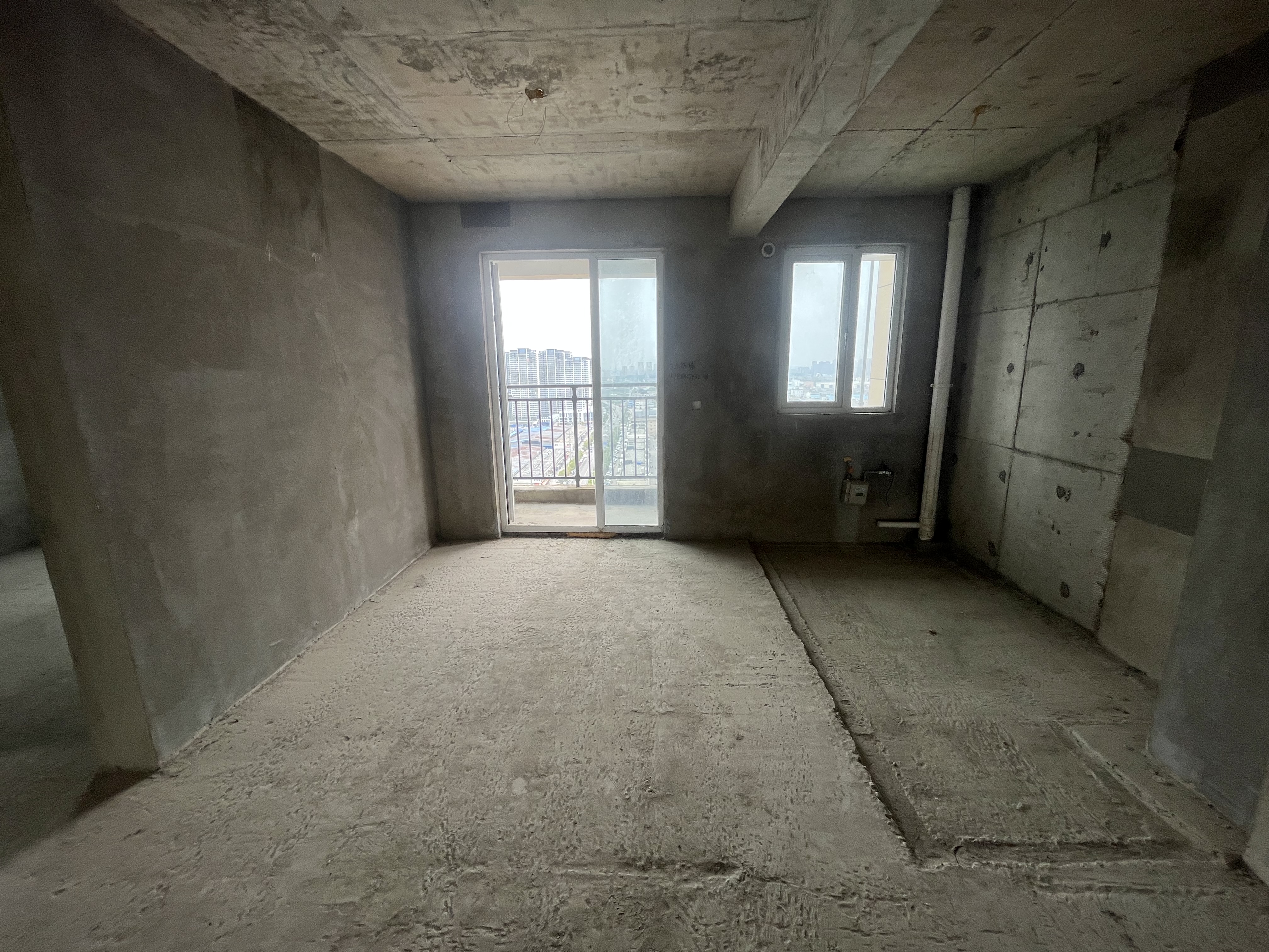 满庭春毛坯大三房看房方便真是舍滴不小卖滴中高楼层