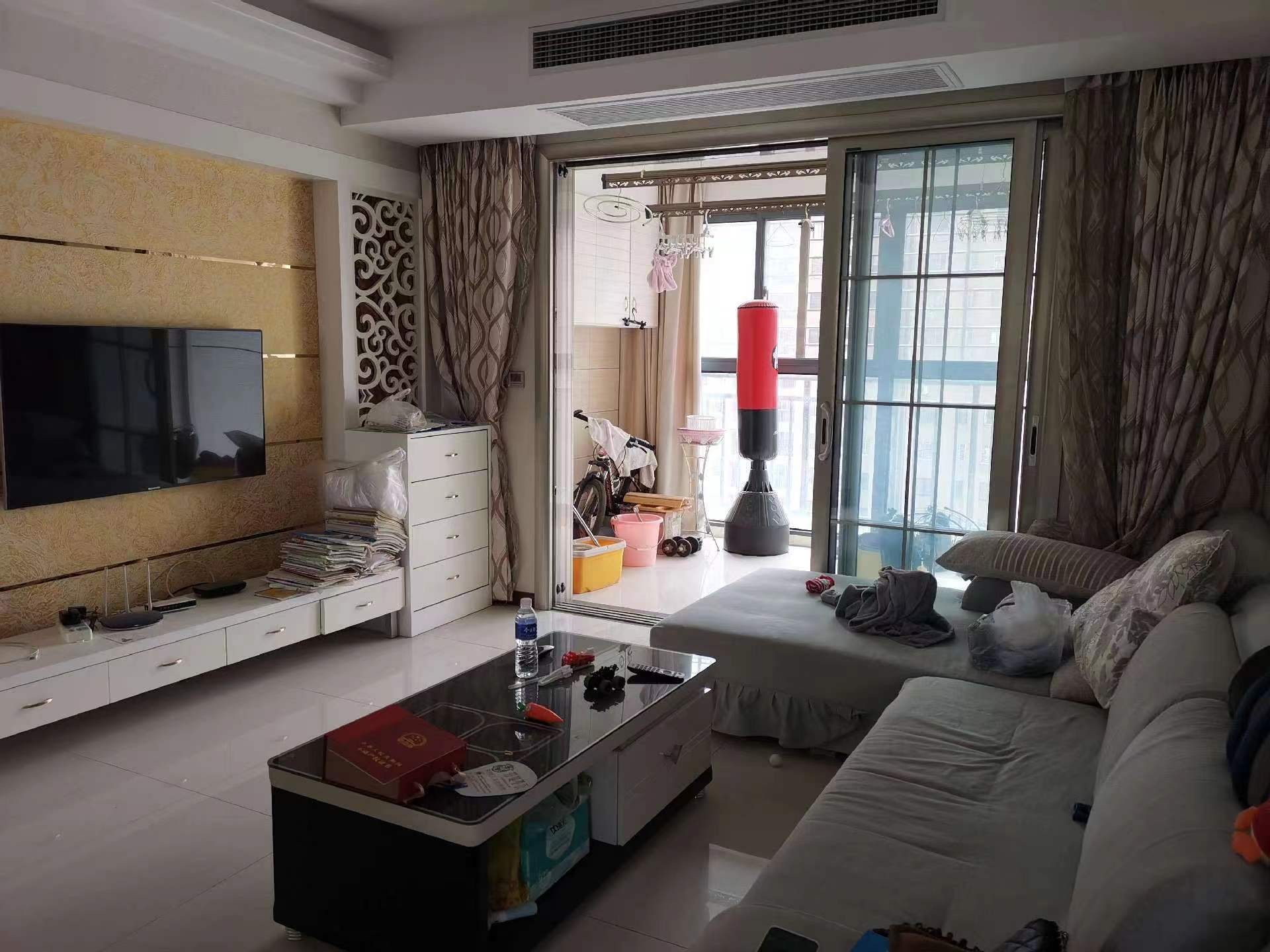 新壹仲正对面，翰林公馆，带车位 精装三房，户型方正，房东急售