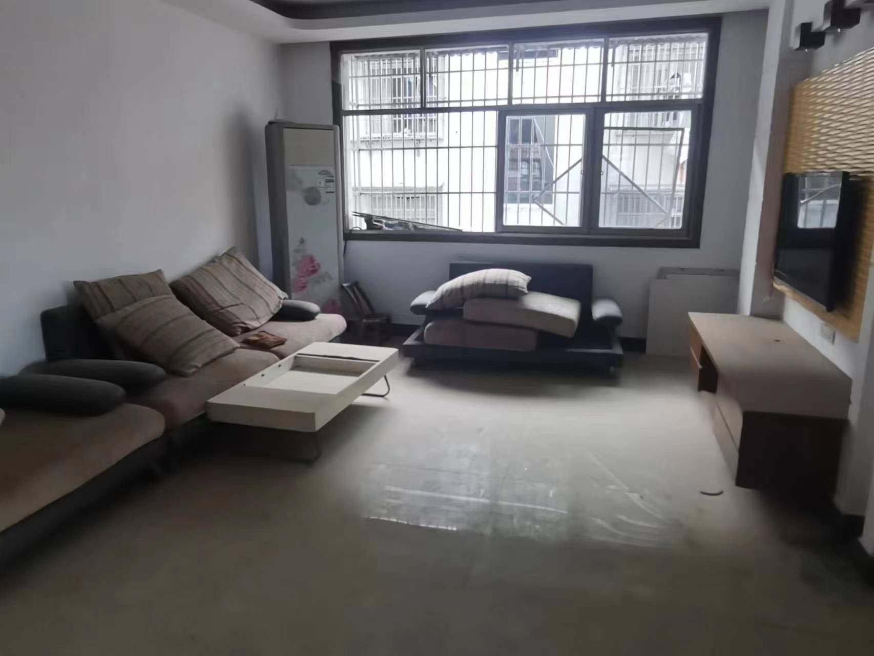 沙咀菜场旁祥瑞园.精装三房.证件满二.看房方便