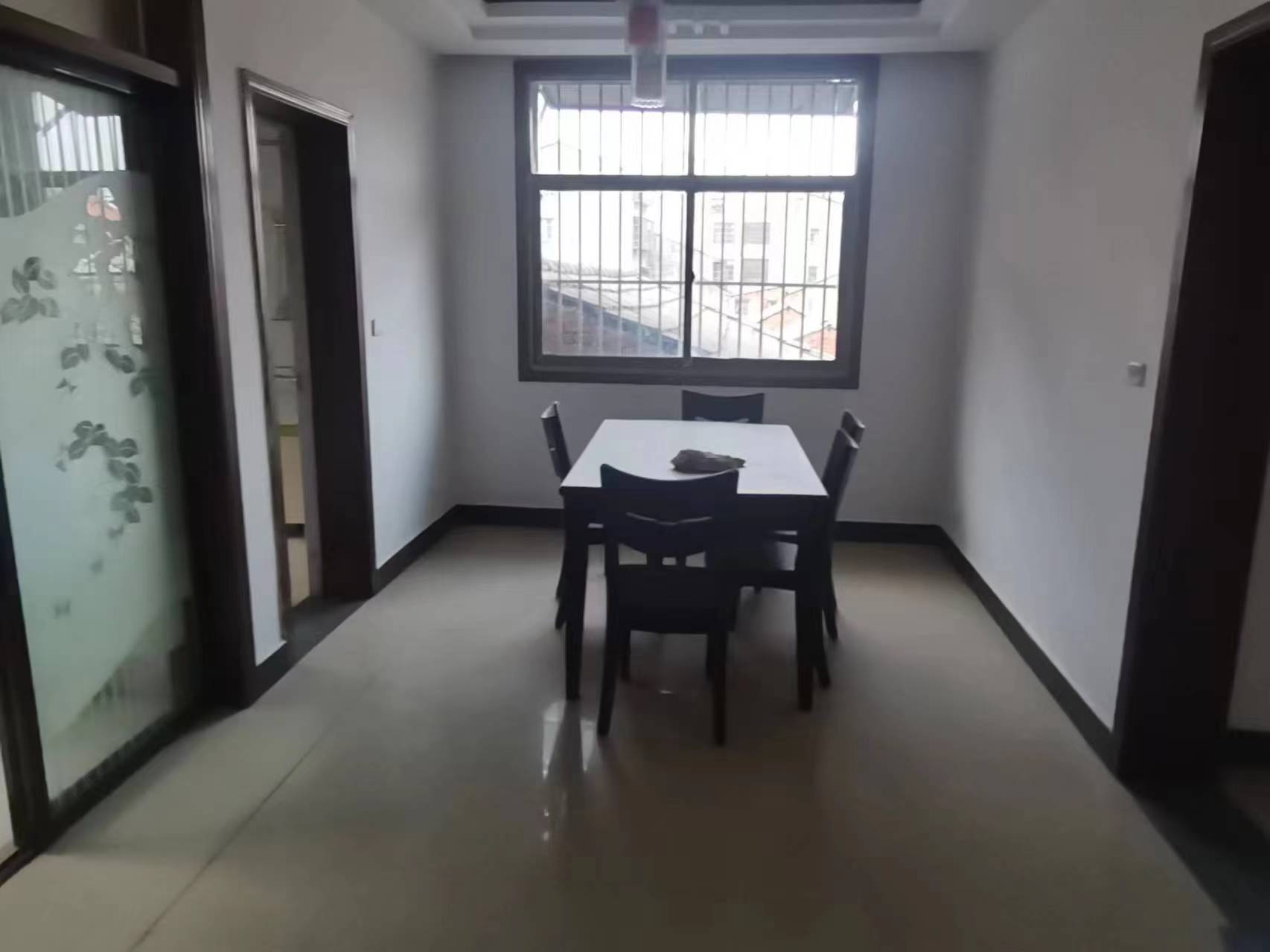 沙咀菜场旁祥瑞园.精装三房.证件满二.看房方便