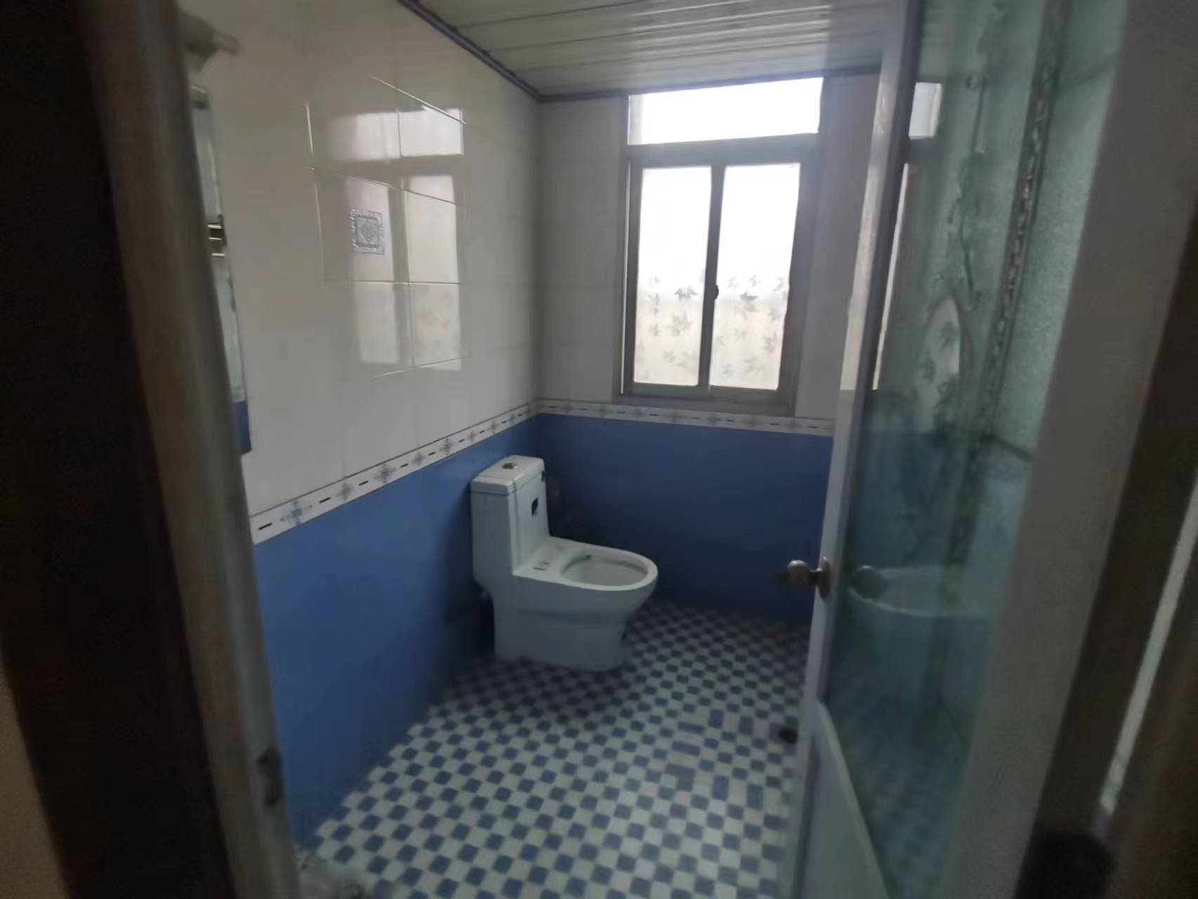 沙咀菜场旁祥瑞园.精装三房.证件满二.看房方便