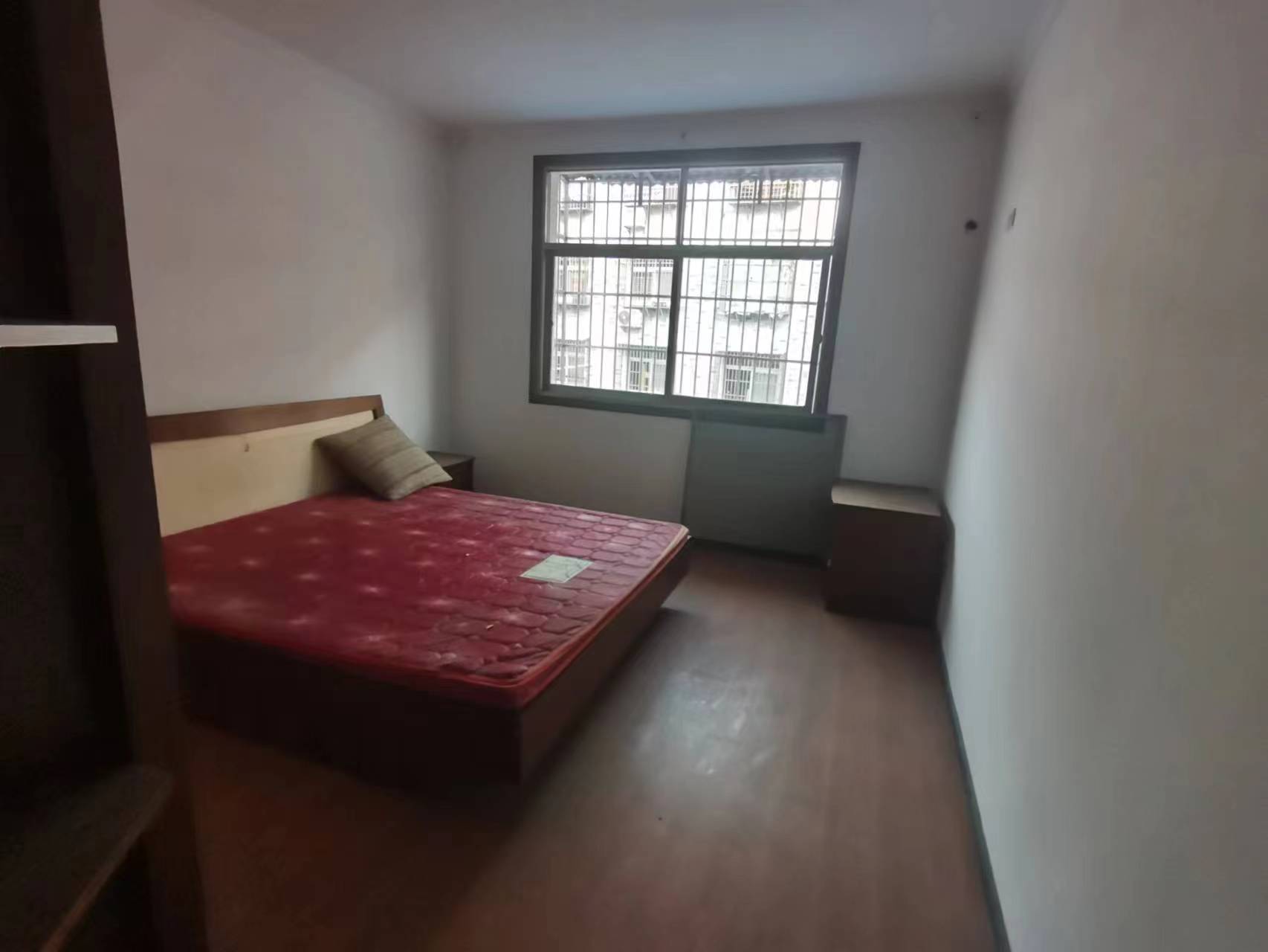 沙咀菜场旁祥瑞园.精装三房.证件满二.看房方便