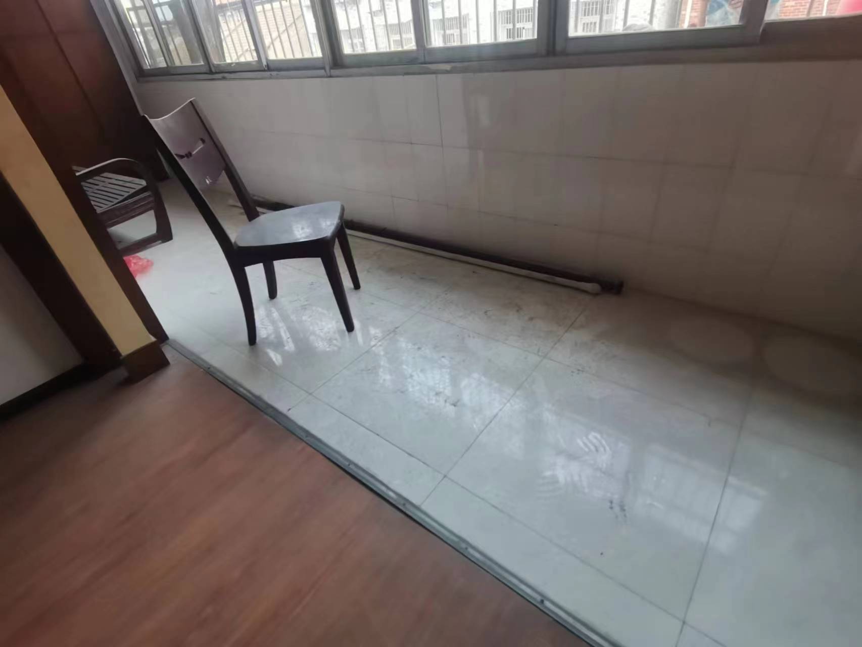 沙咀菜场旁祥瑞园.精装三房.证件满二.看房方便