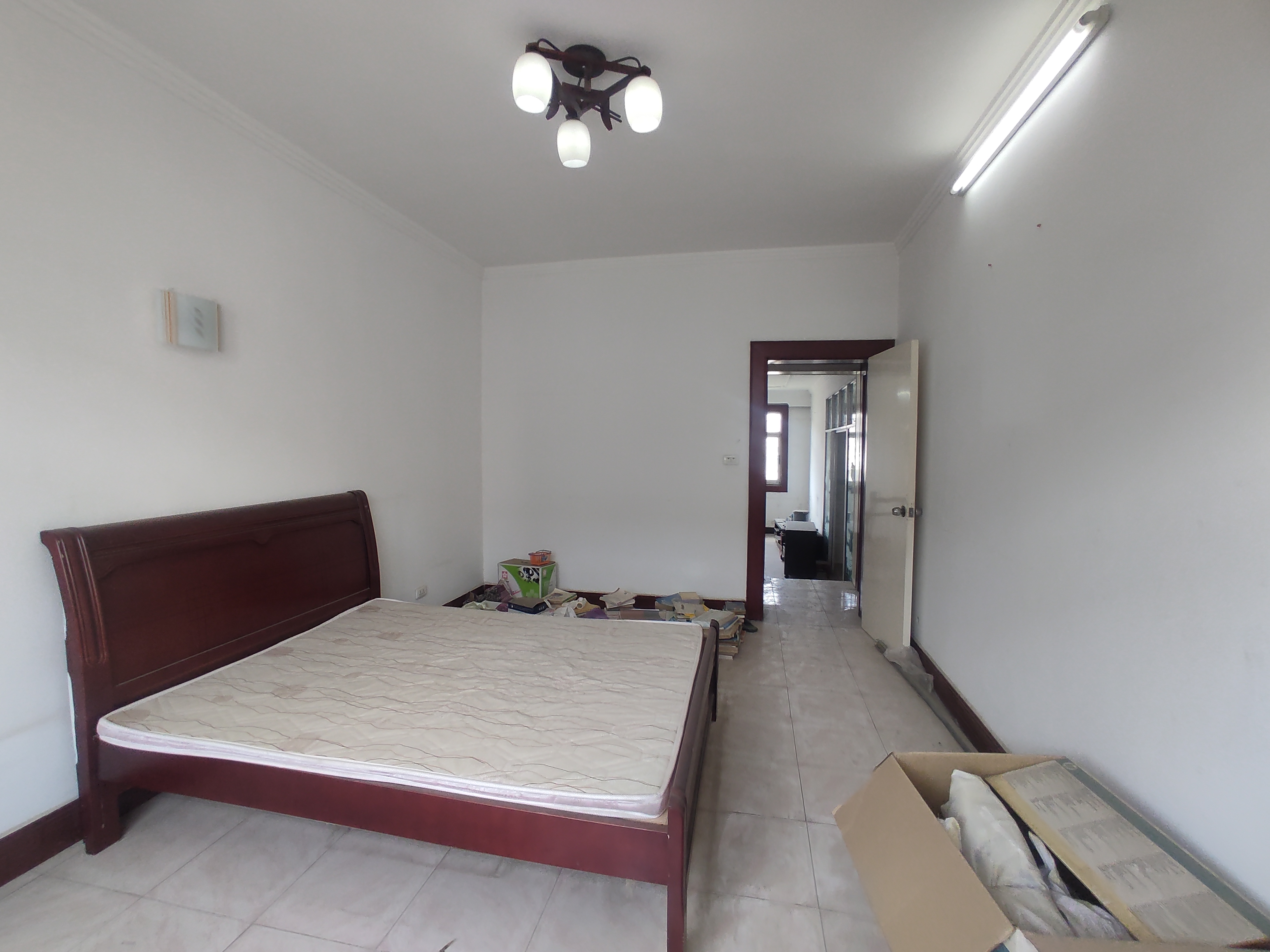 复州花园.简装大两房.楼下就是學笑.看房方便.