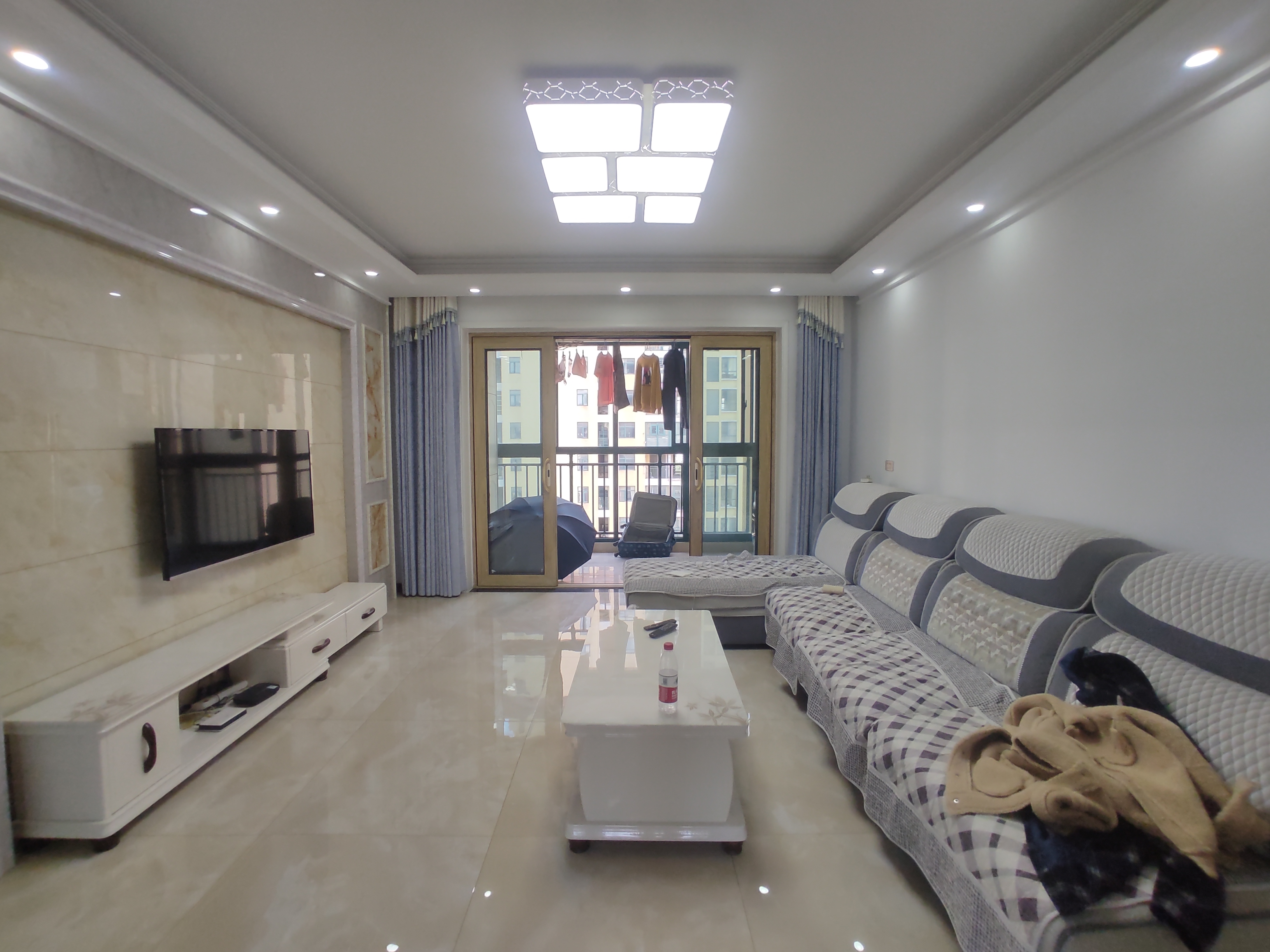 新城一号.精装三房.南北通透.证件在手.看房方便