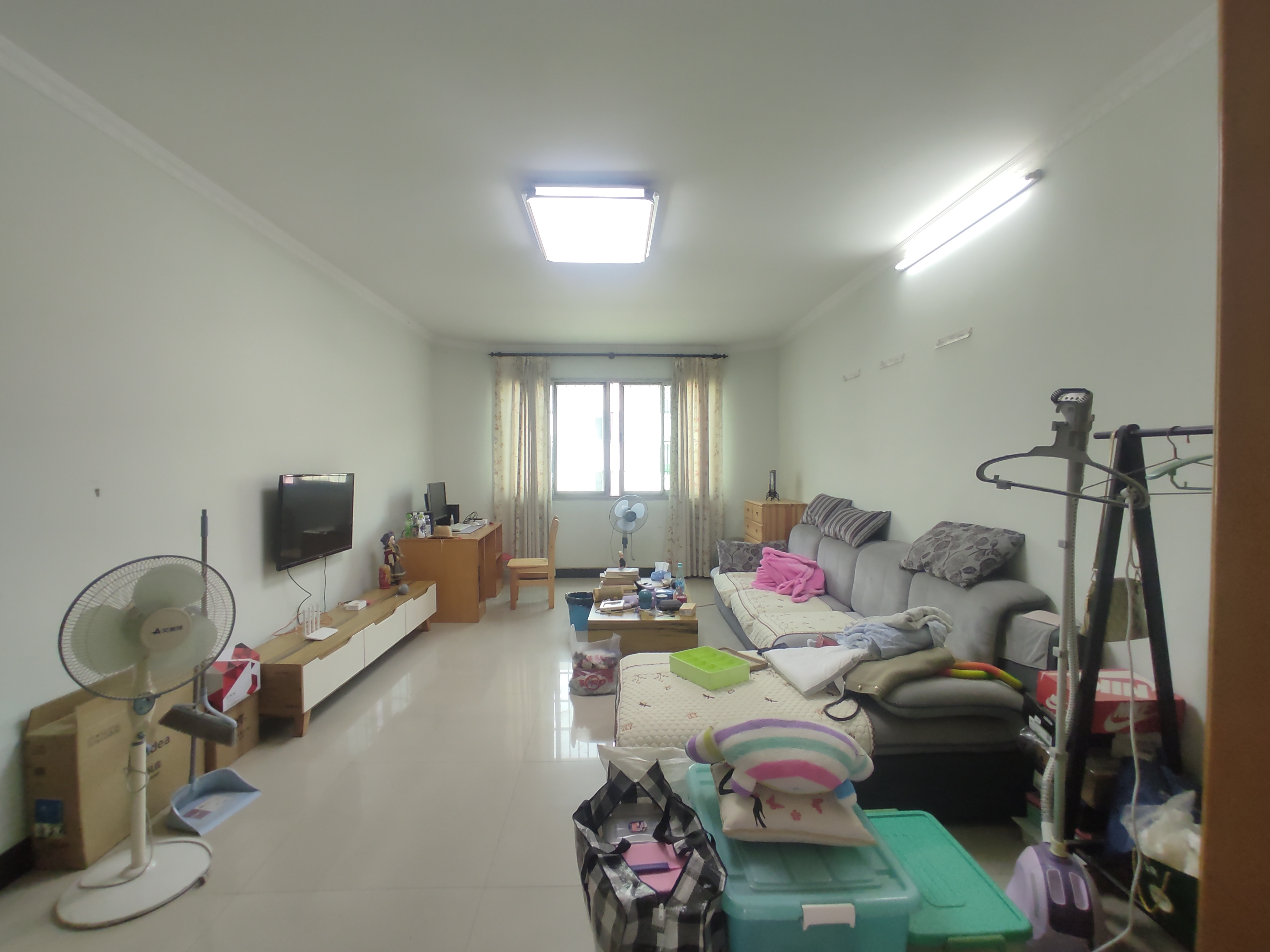 德政园布洛尼.精装大三房.房子保养蛮好成色新.证件满二.看房方便