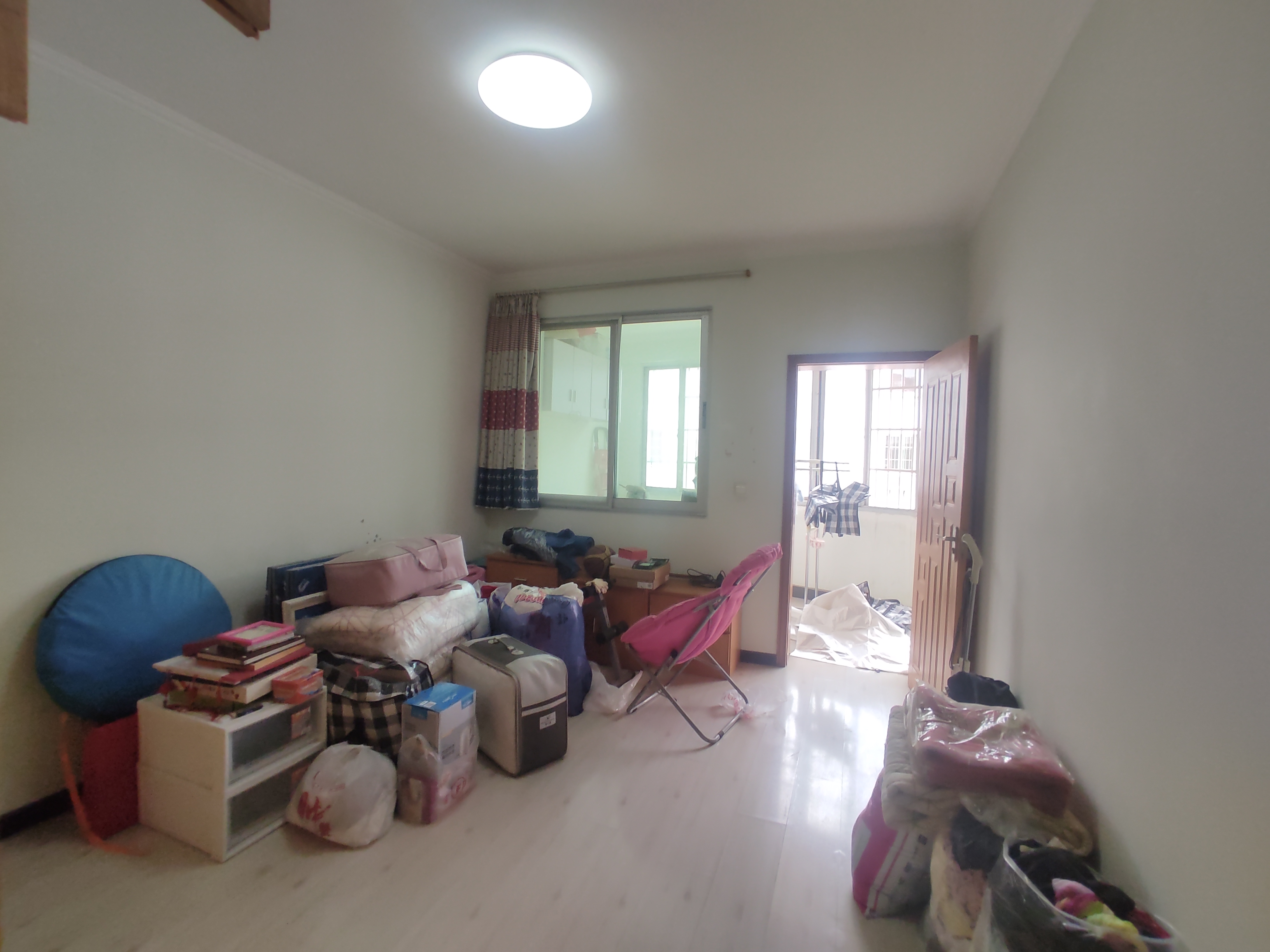 德政园布洛尼.精装大三房.房子保养蛮好成色新.证件满二.看房方便