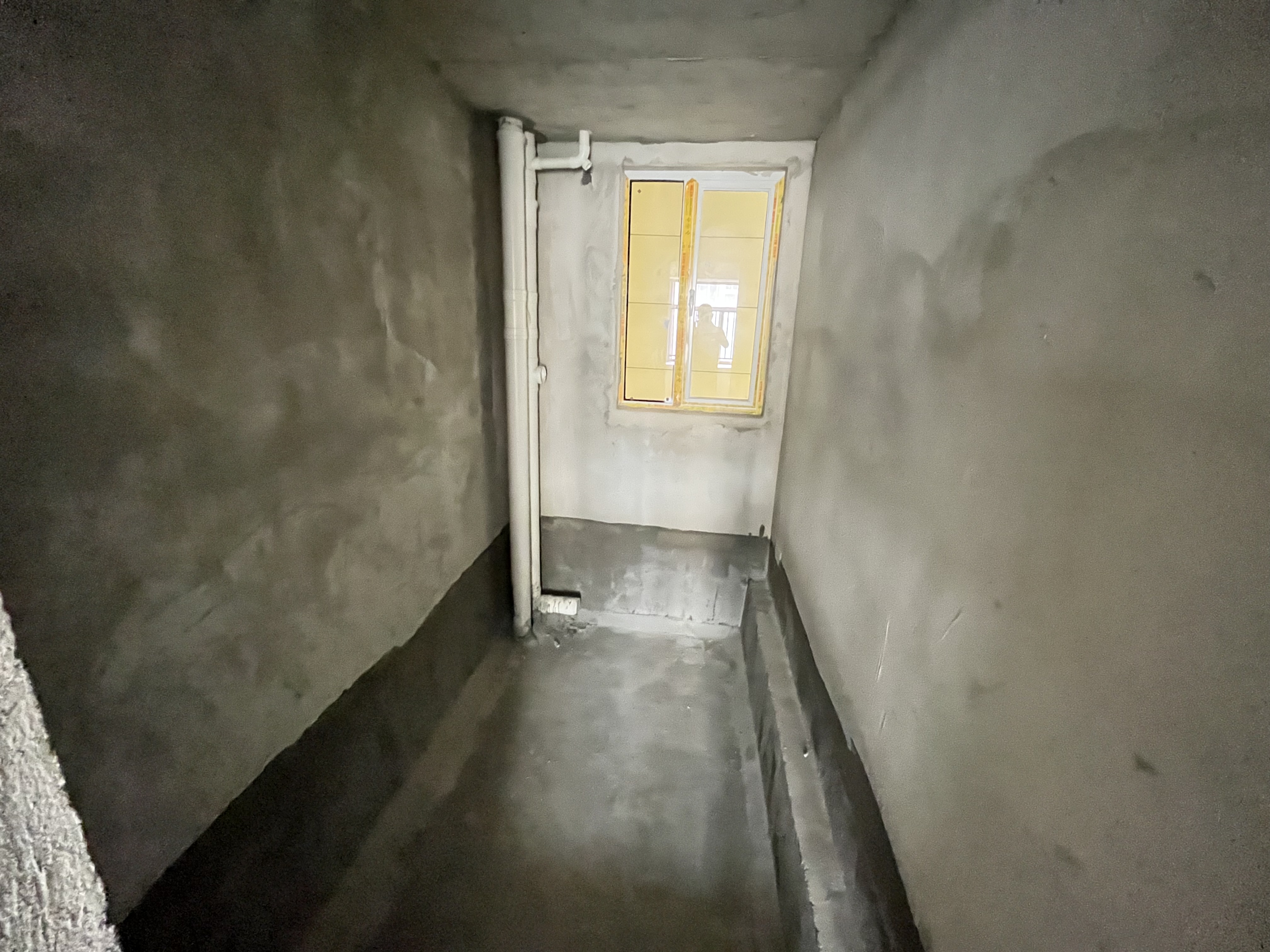 蓝天新城毛坯三房小区环境好人车分流三开间朝南.看房方便