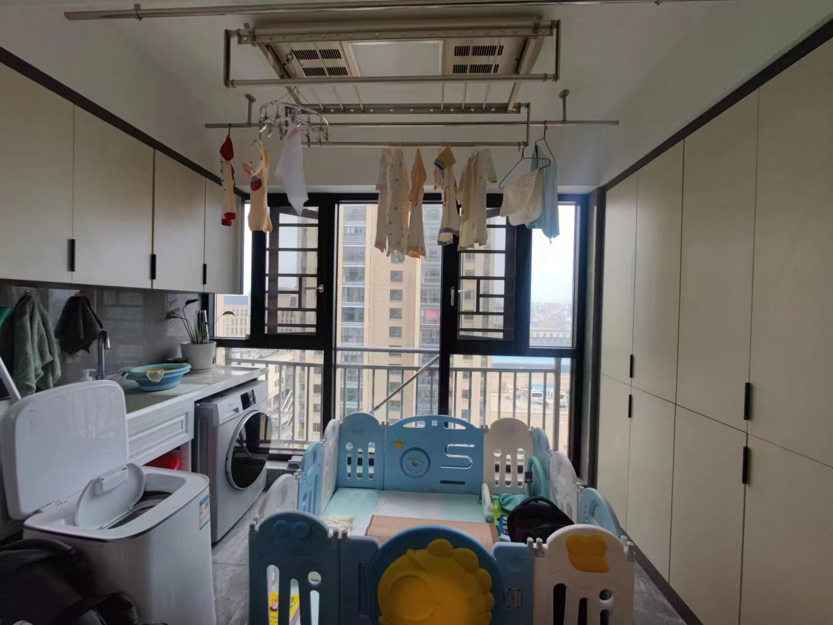 环球广场.精装大两房.小区环境好.看房方便