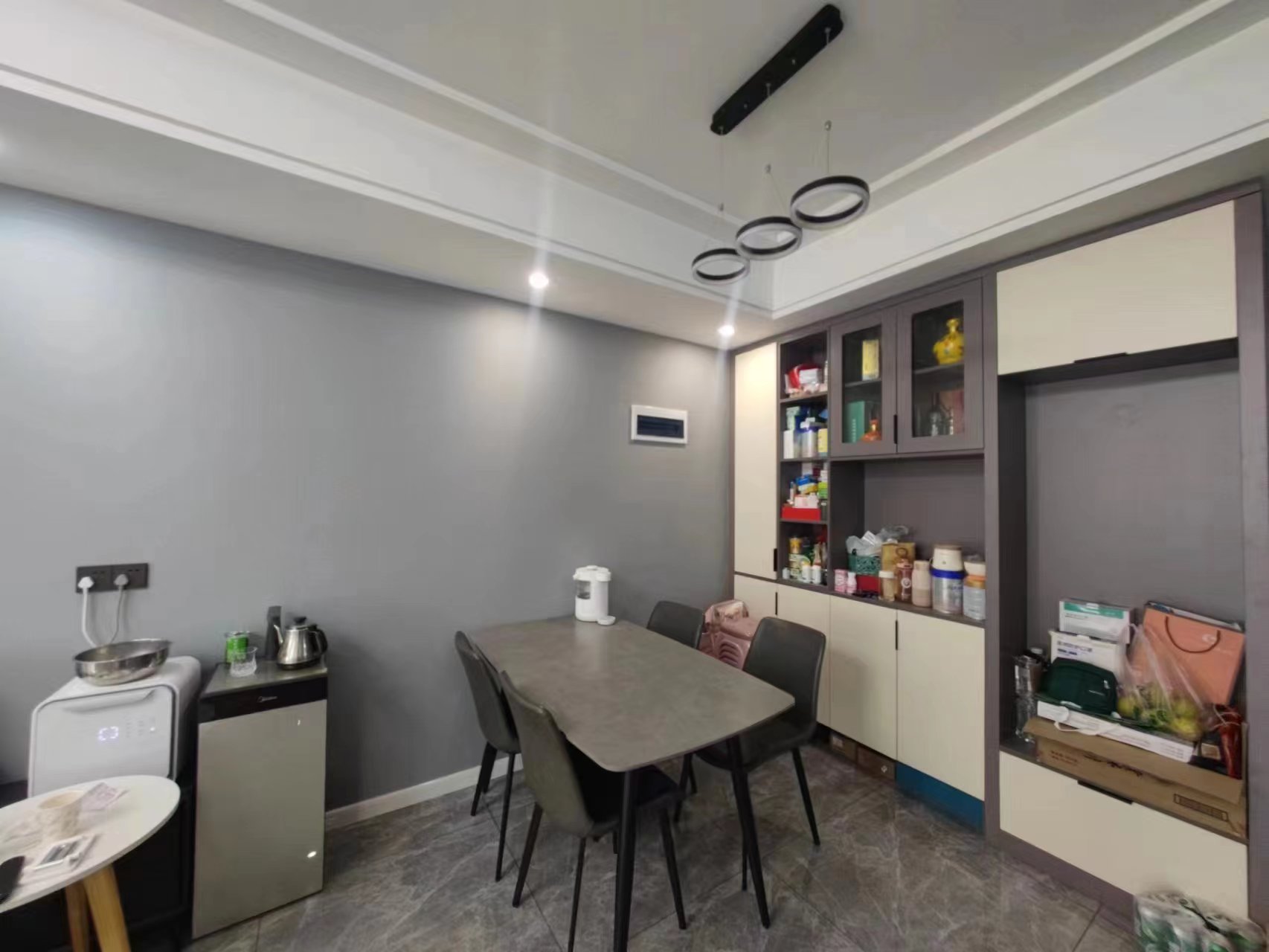 环球广场.精装大两房.小区环境好.看房方便